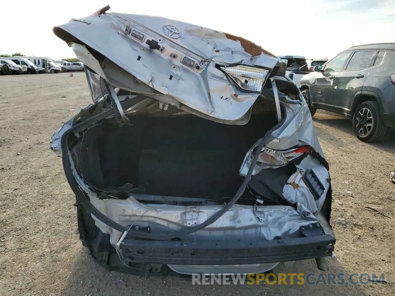 6 Photograph of a damaged car 5YFEPMAE9MP206089 TOYOTA COROLLA 2021