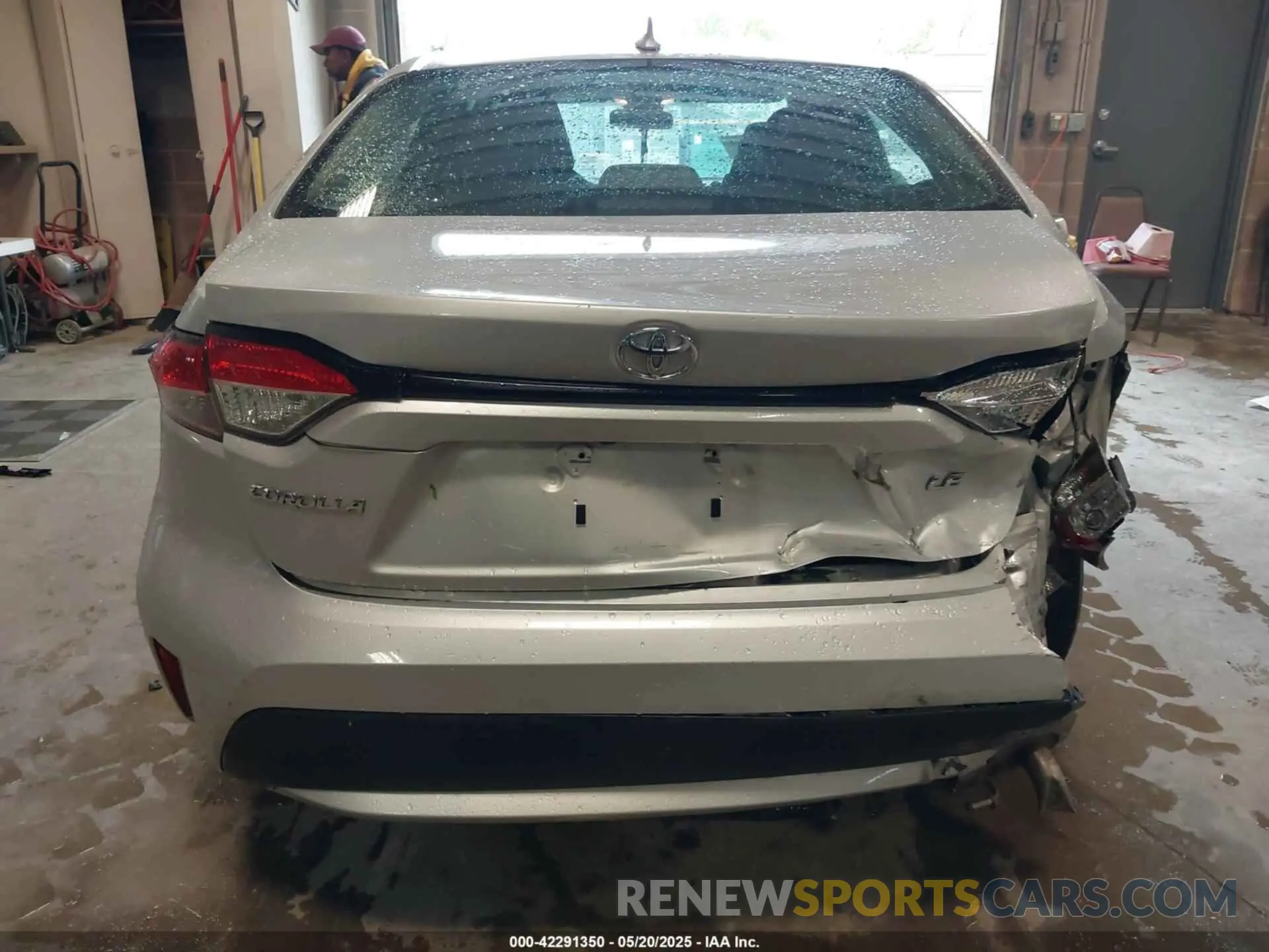 16 Photograph of a damaged car 5YFEPMAE9MP229825 TOYOTA COROLLA 2021