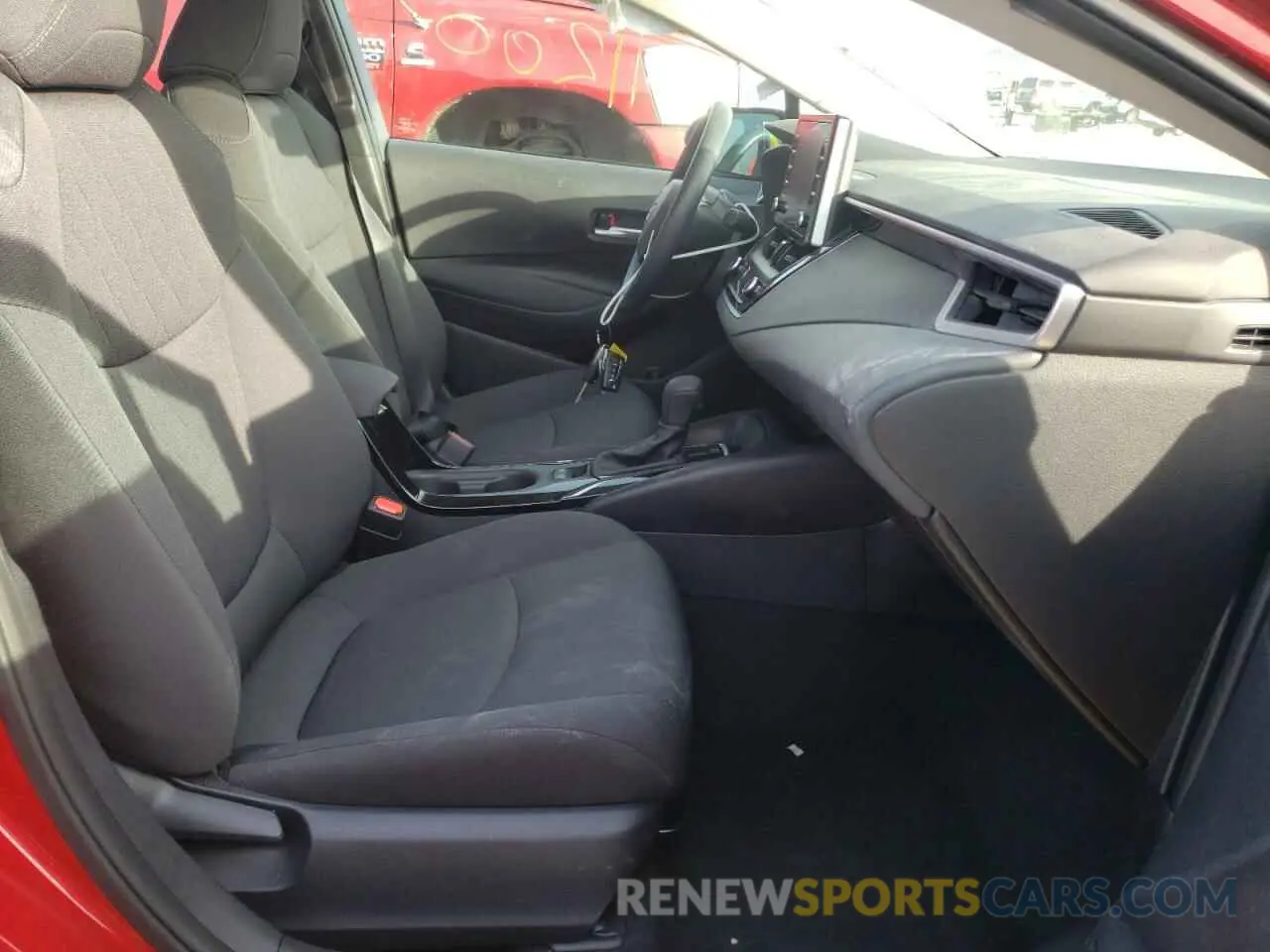 5 Photograph of a damaged car 5YFEPMAE9MP266034 TOYOTA COROLLA 2021