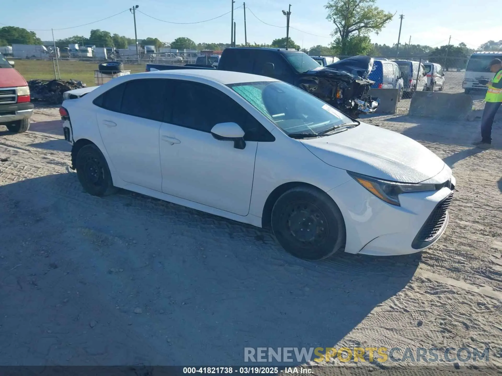 1 Photograph of a damaged car 5YFEPMAE9MP269273 TOYOTA COROLLA 2021