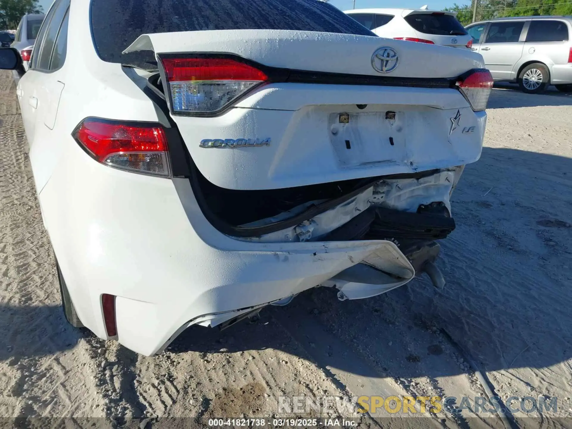 19 Photograph of a damaged car 5YFEPMAE9MP269273 TOYOTA COROLLA 2021