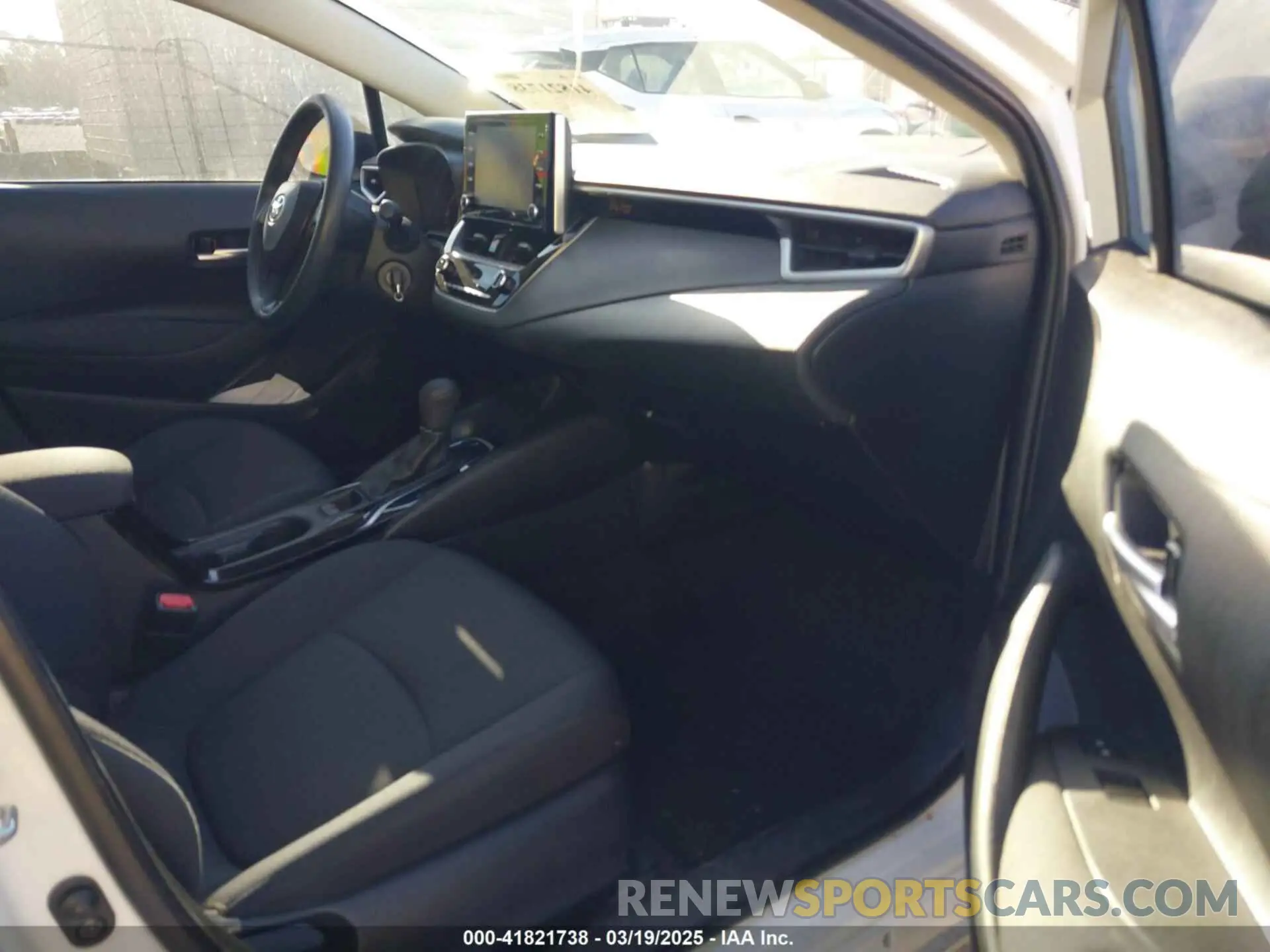 5 Photograph of a damaged car 5YFEPMAE9MP269273 TOYOTA COROLLA 2021