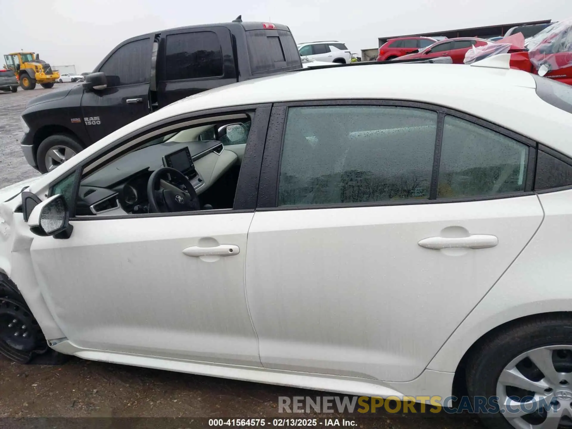 14 Photograph of a damaged car 5YFEPMAE9MP270195 TOYOTA COROLLA 2021