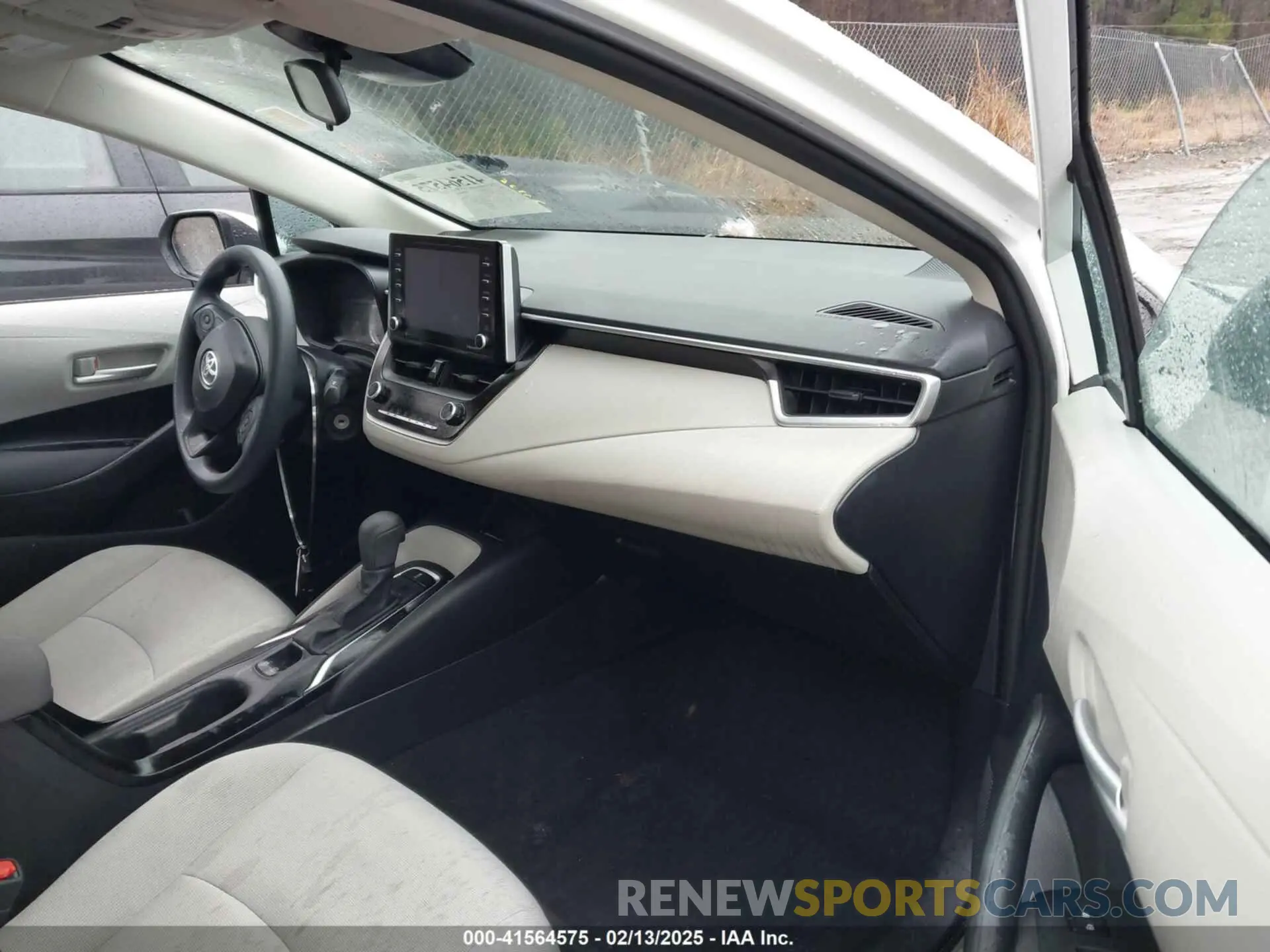 5 Photograph of a damaged car 5YFEPMAE9MP270195 TOYOTA COROLLA 2021