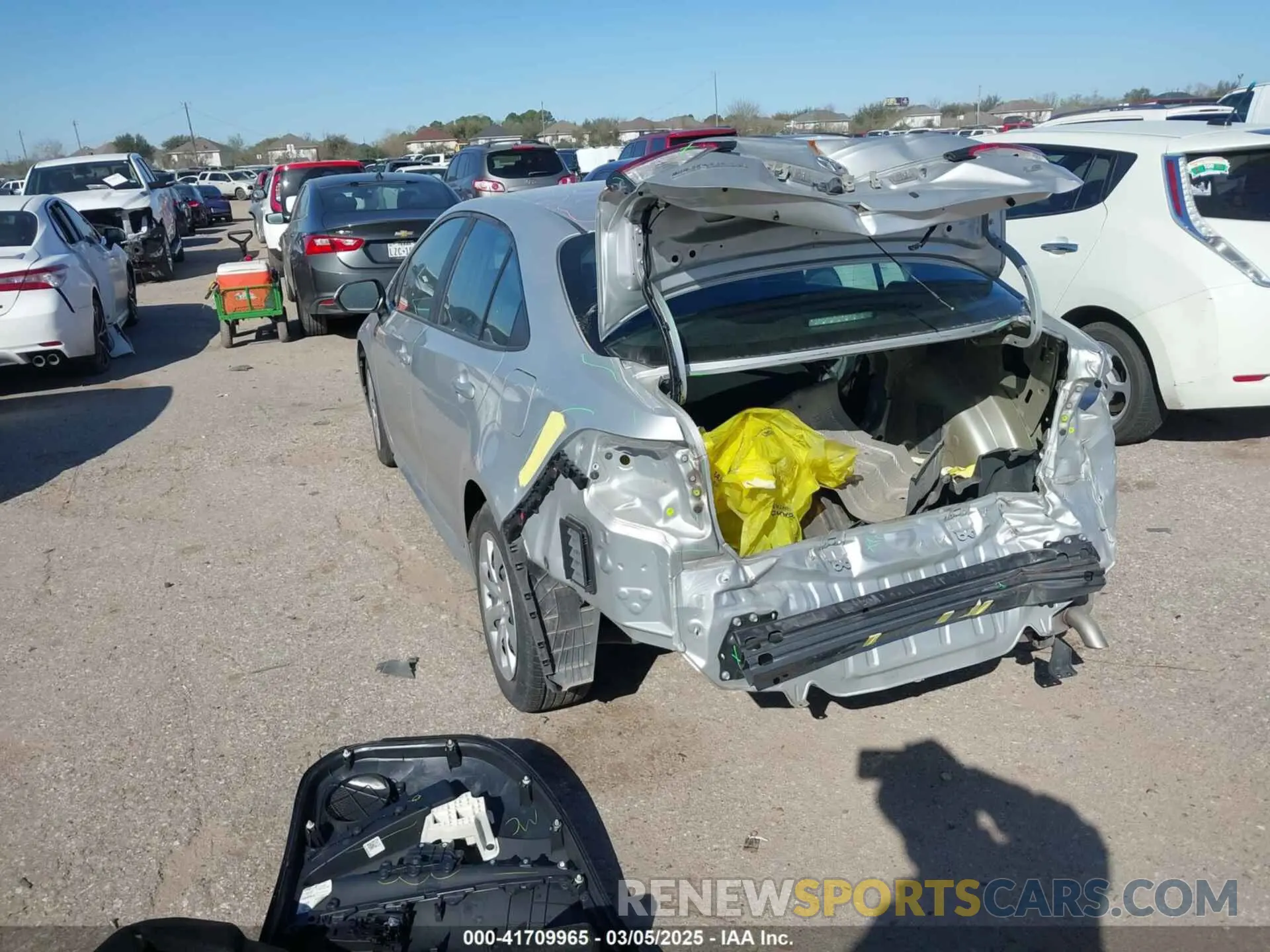 3 Фотография поврежденного автомобиля 5YFEPMAEXMP158215 TOYOTA COROLLA 2021