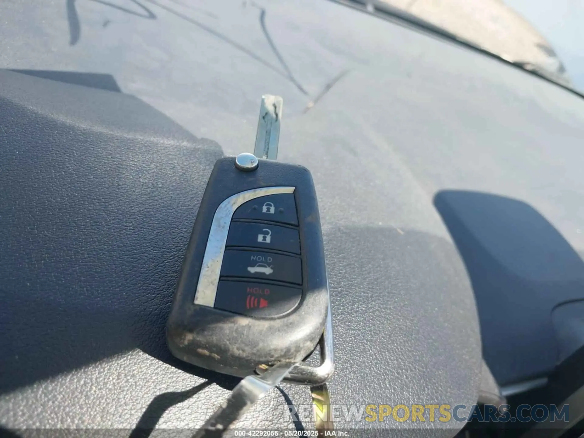 11 Photograph of a damaged car 5YFEPMAEXMP185995 TOYOTA COROLLA 2021