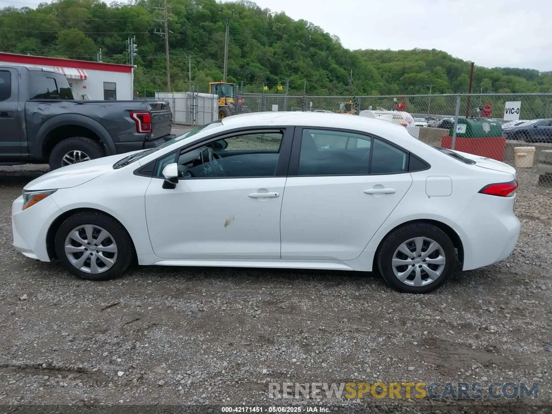 15 Photograph of a damaged car 5YFEPMAEXMP223354 TOYOTA COROLLA 2021
