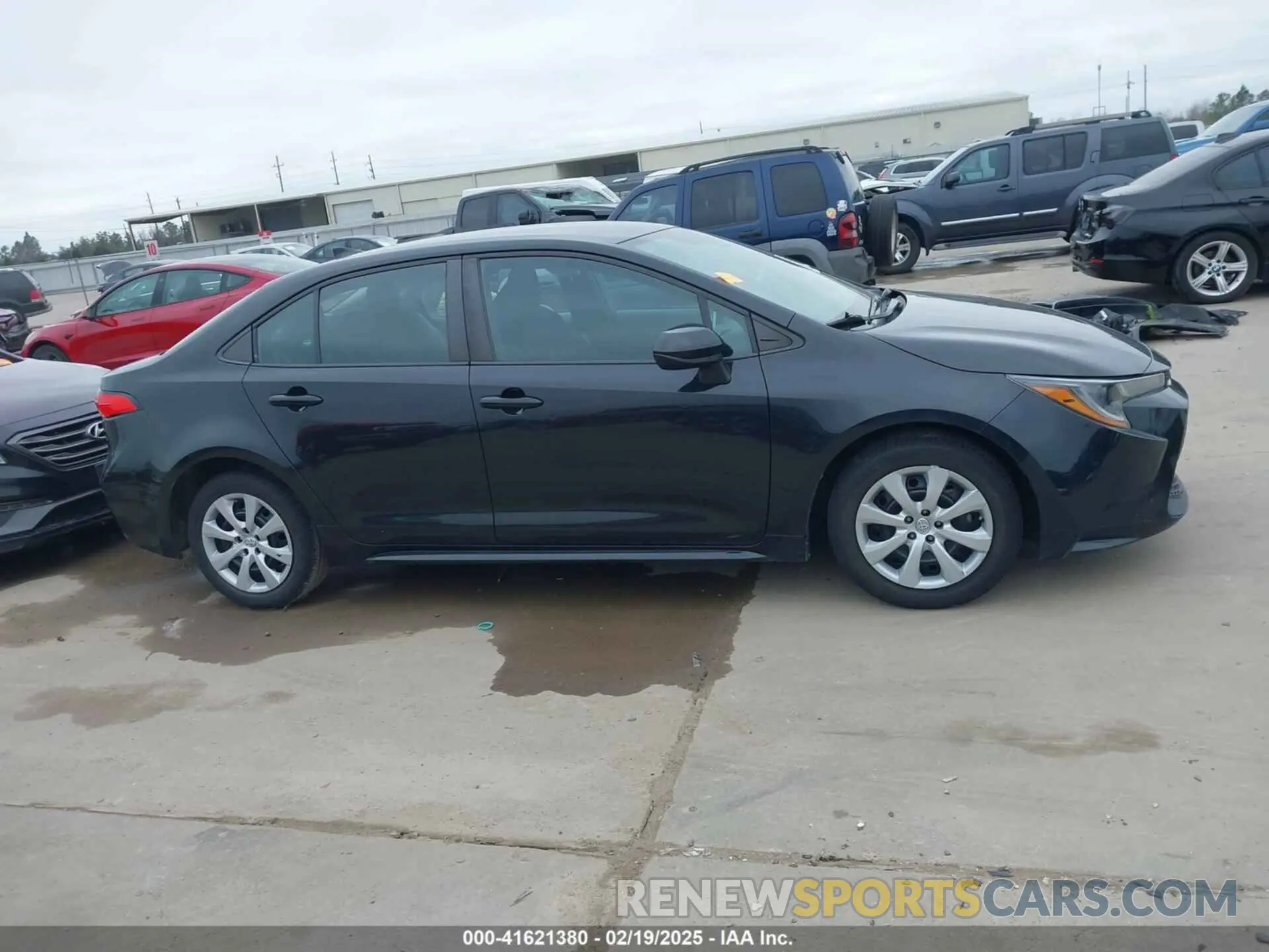13 Photograph of a damaged car 5YFEPMAEXMP238498 TOYOTA COROLLA 2021