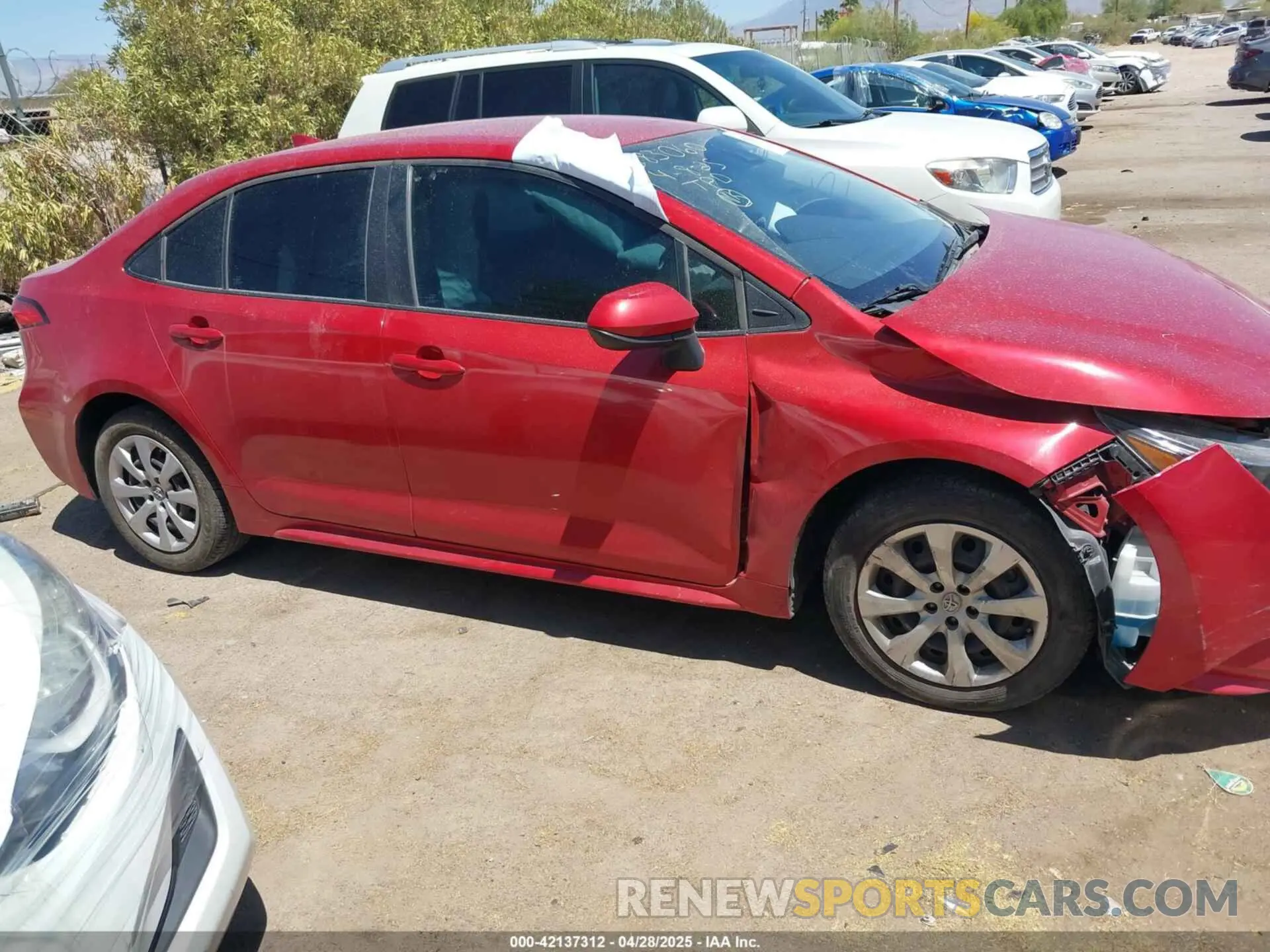 12 Фотография поврежденного автомобиля 5YFEPMAEXMP256242 TOYOTA COROLLA 2021