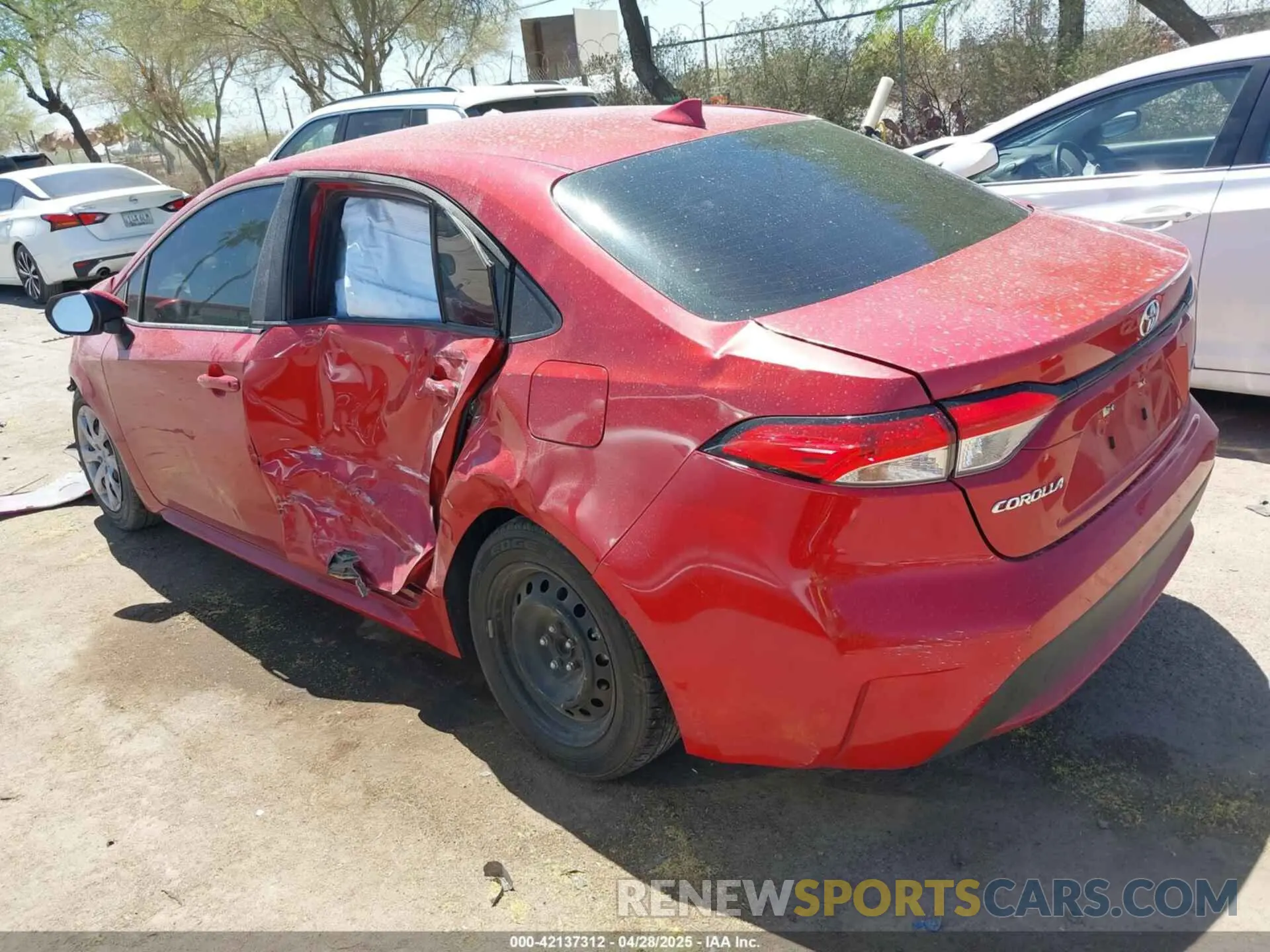 3 Фотография поврежденного автомобиля 5YFEPMAEXMP256242 TOYOTA COROLLA 2021