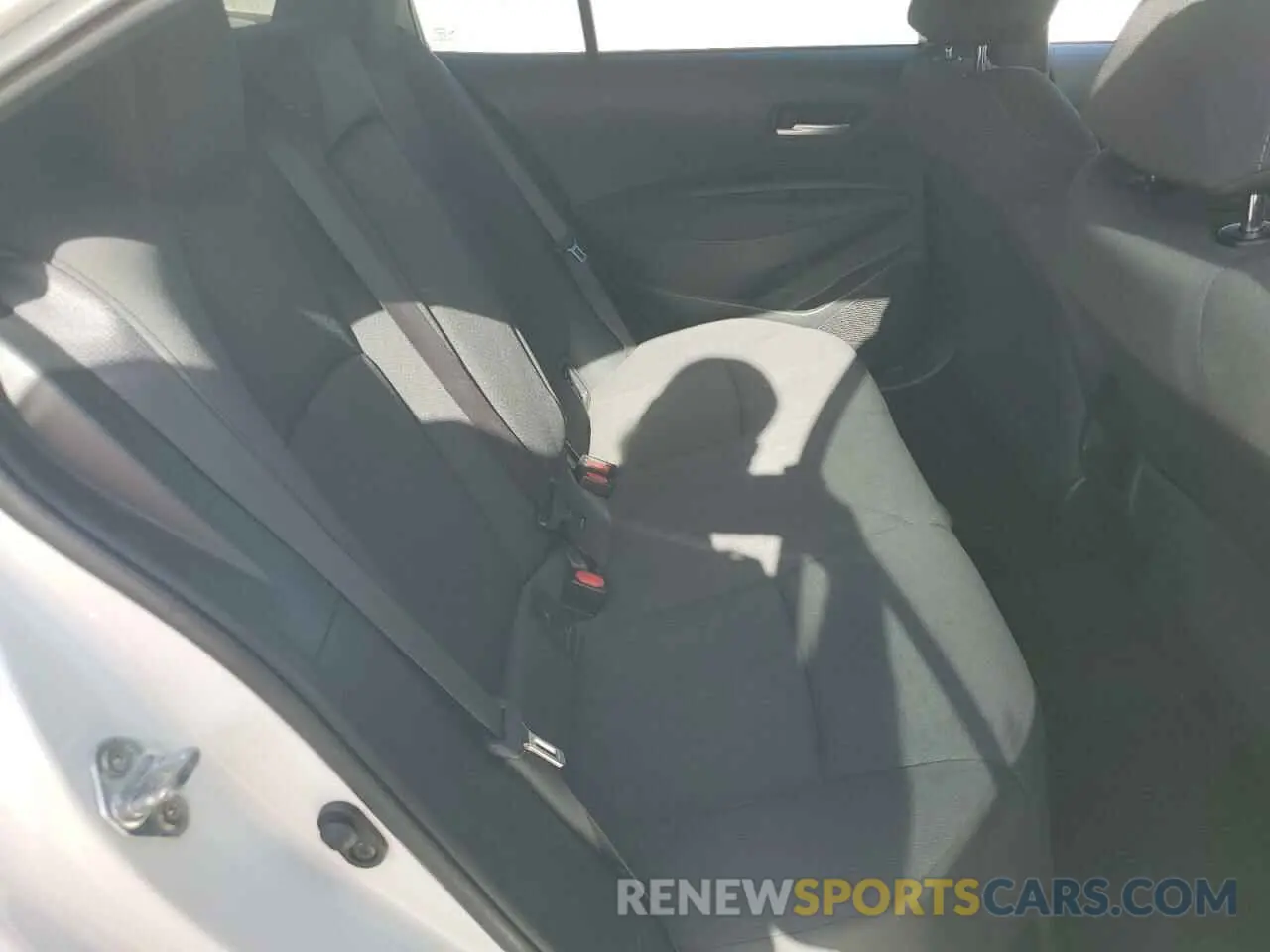 10 Photograph of a damaged car 5YFEPMAEXMP257116 TOYOTA COROLLA 2021