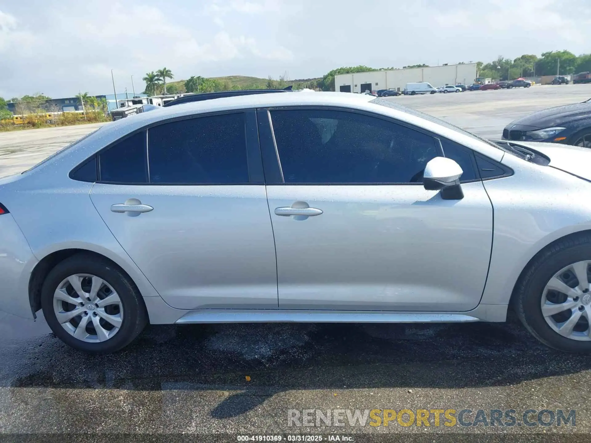 14 Photograph of a damaged car 5YFEPMAEXMP267127 TOYOTA COROLLA 2021