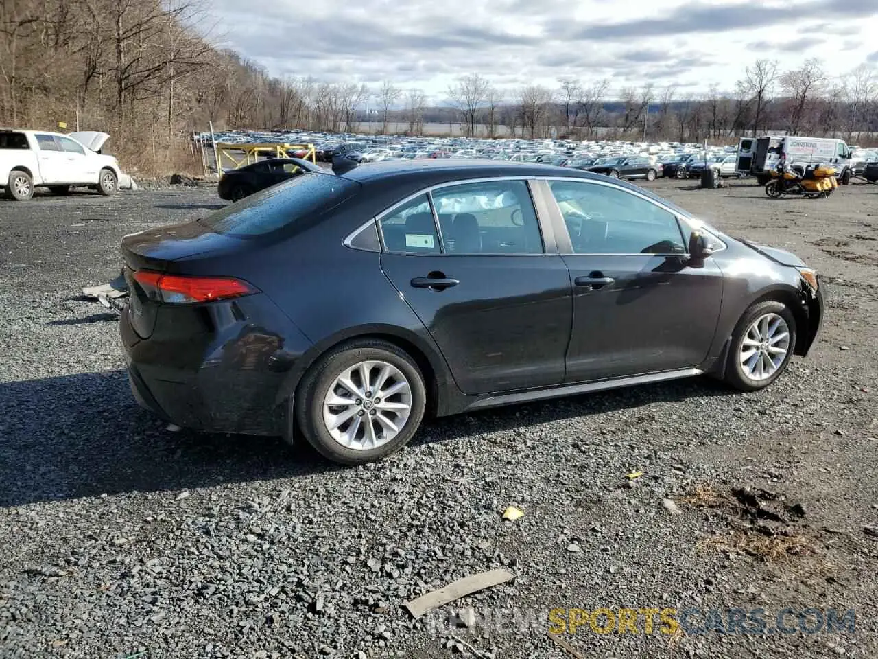 3 Photograph of a damaged car 5YFFPMAE6MP158197 TOYOTA COROLLA 2021