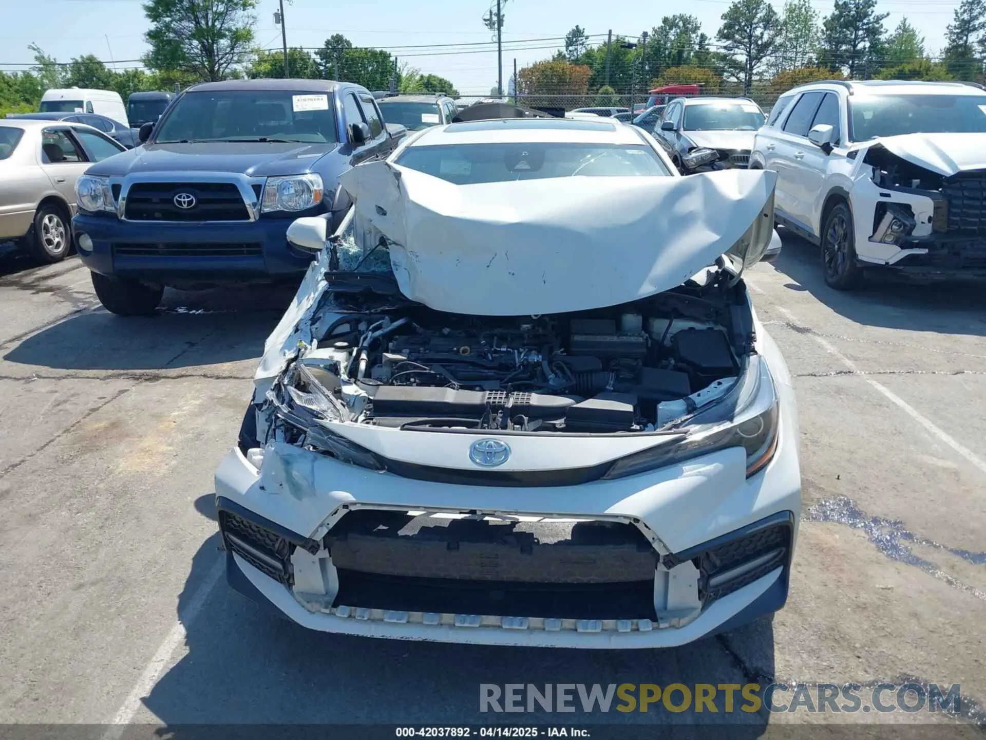 11 Photograph of a damaged car 5YFM4MCE2MP065111 TOYOTA COROLLA 2021