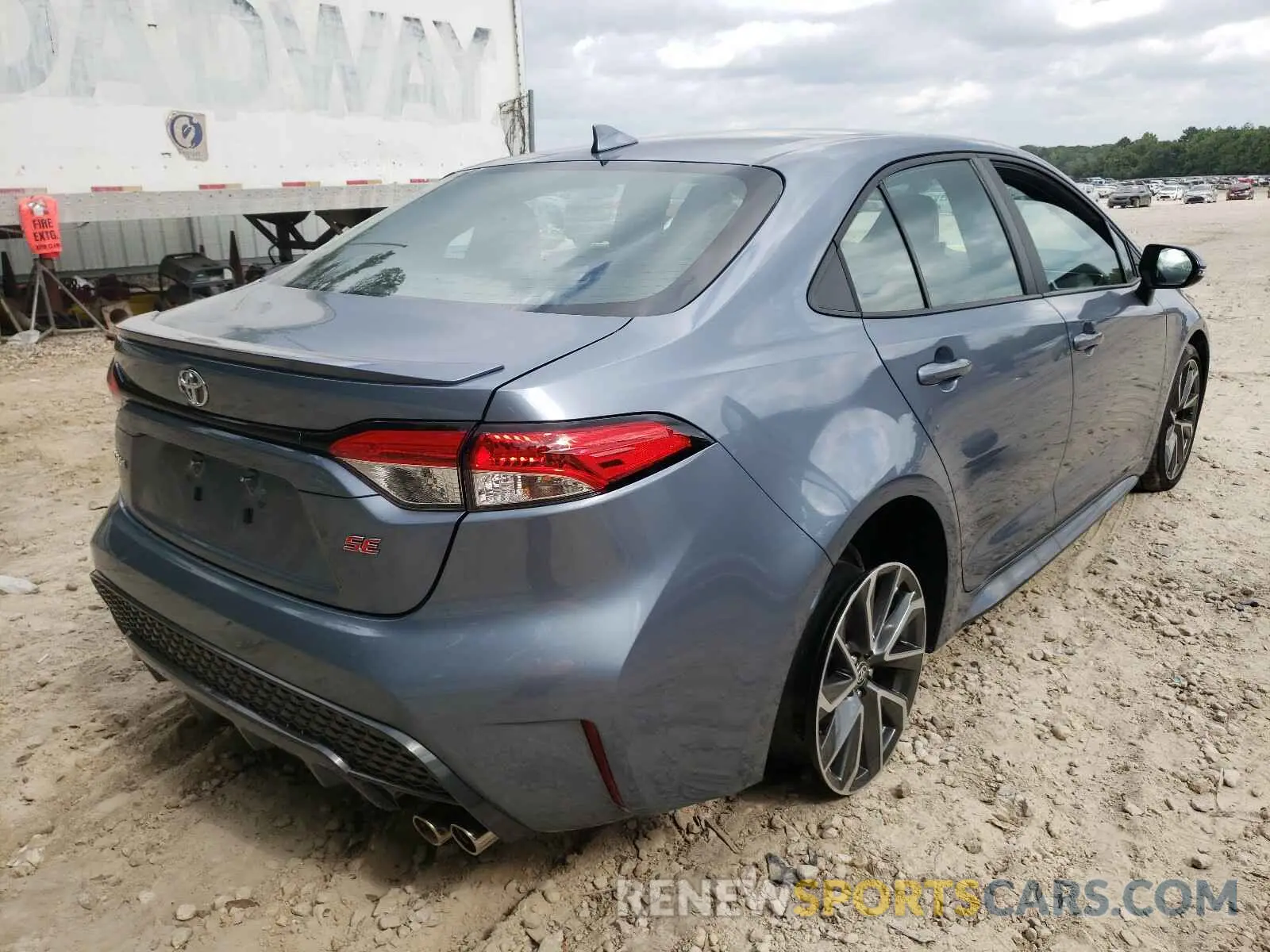 4 Photograph of a damaged car 5YFS4MCE0MP081394 TOYOTA COROLLA 2021