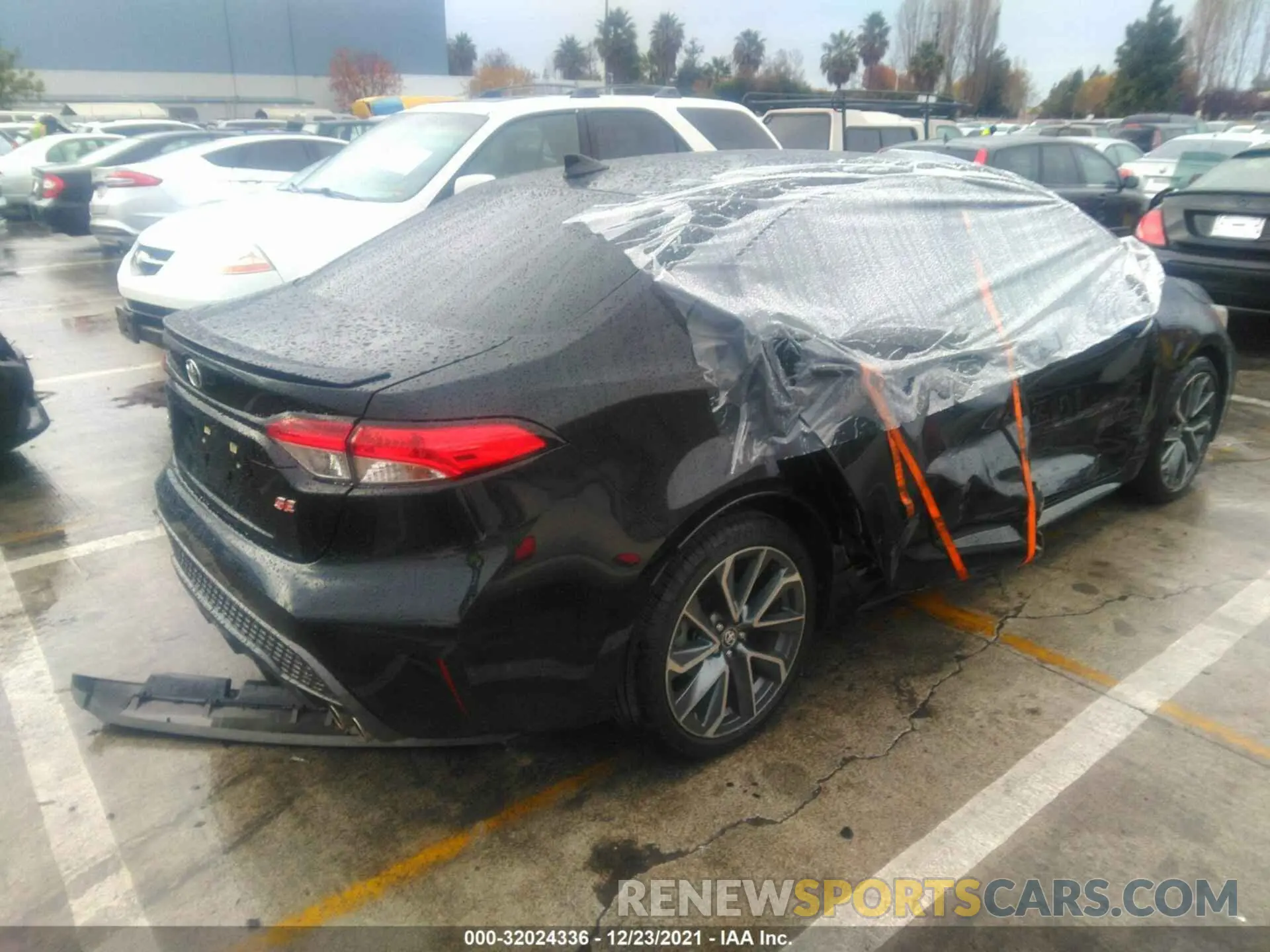 4 Photograph of a damaged car 5YFS4MCE1MP062823 TOYOTA COROLLA 2021