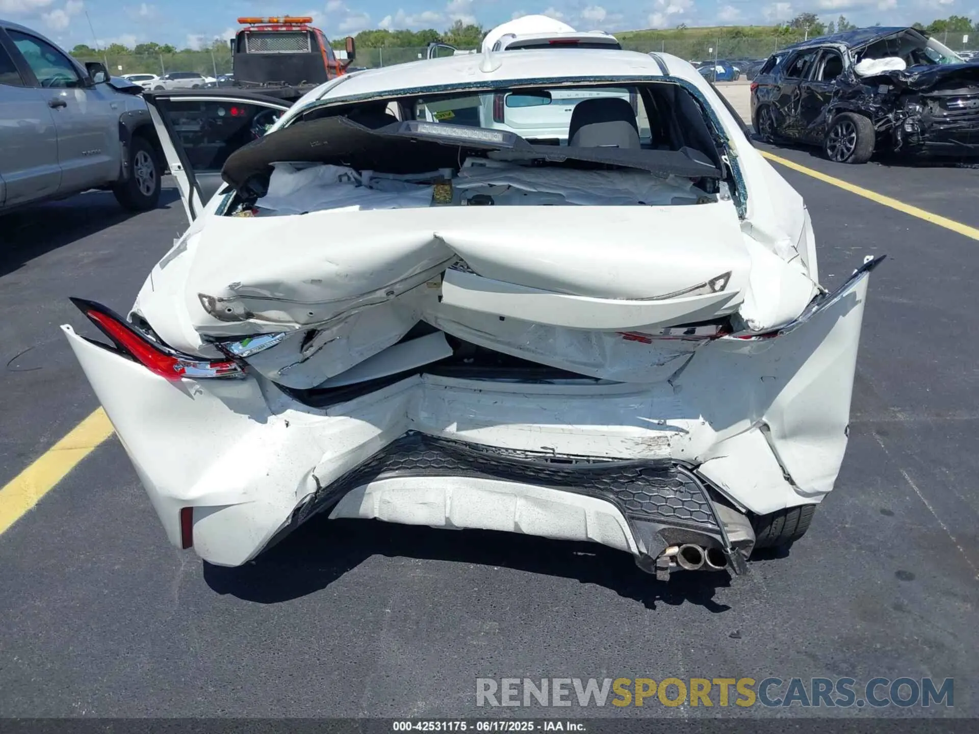 6 Photograph of a damaged car 5YFS4MCE1MP089164 TOYOTA COROLLA 2021