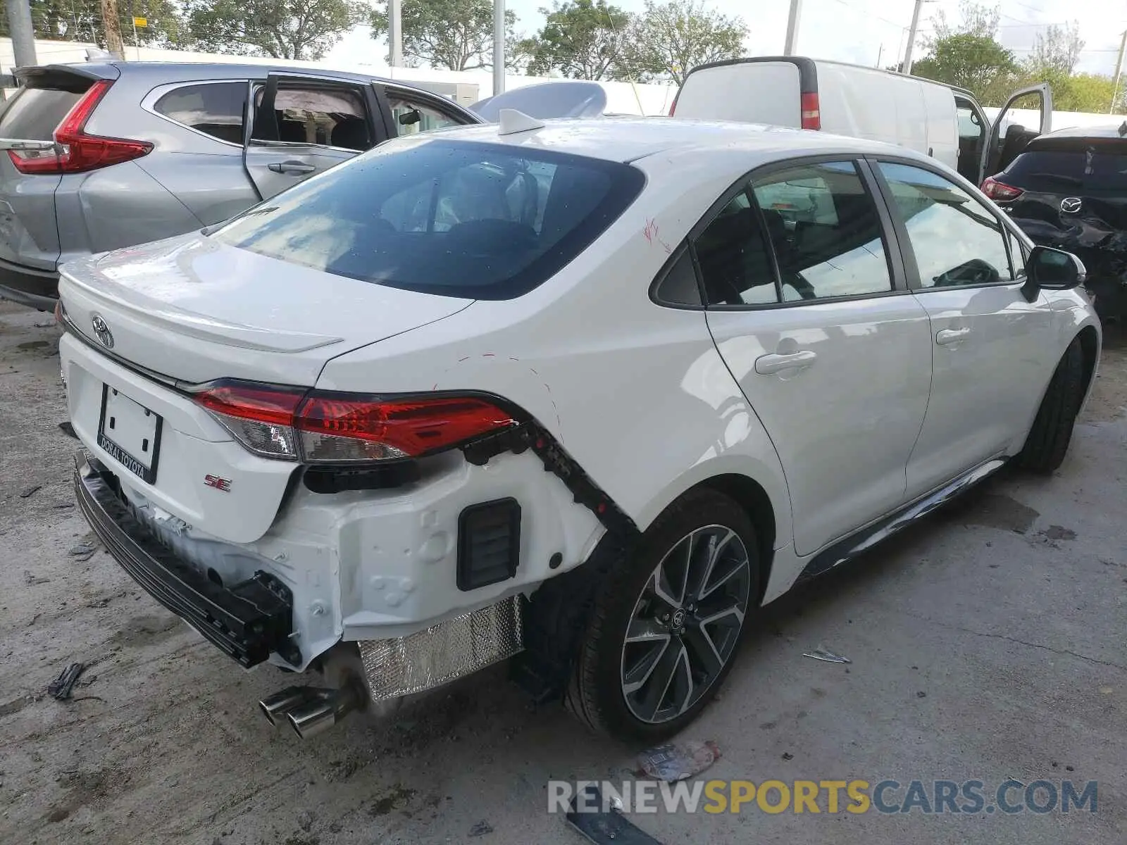 4 Photograph of a damaged car 5YFS4MCE3MP073287 TOYOTA COROLLA 2021
