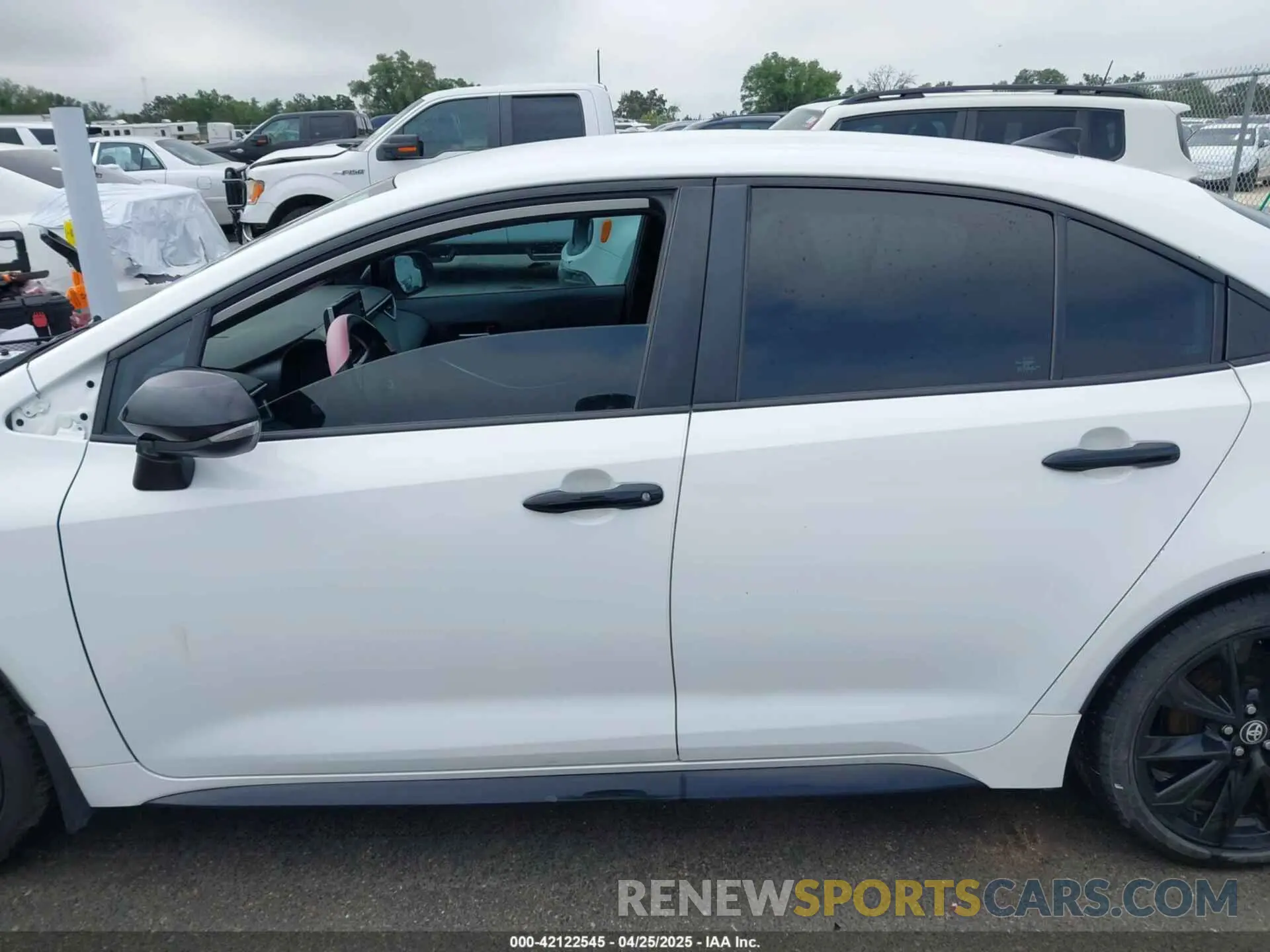 15 Photograph of a damaged car 5YFS4MCE4MP073282 TOYOTA COROLLA 2021