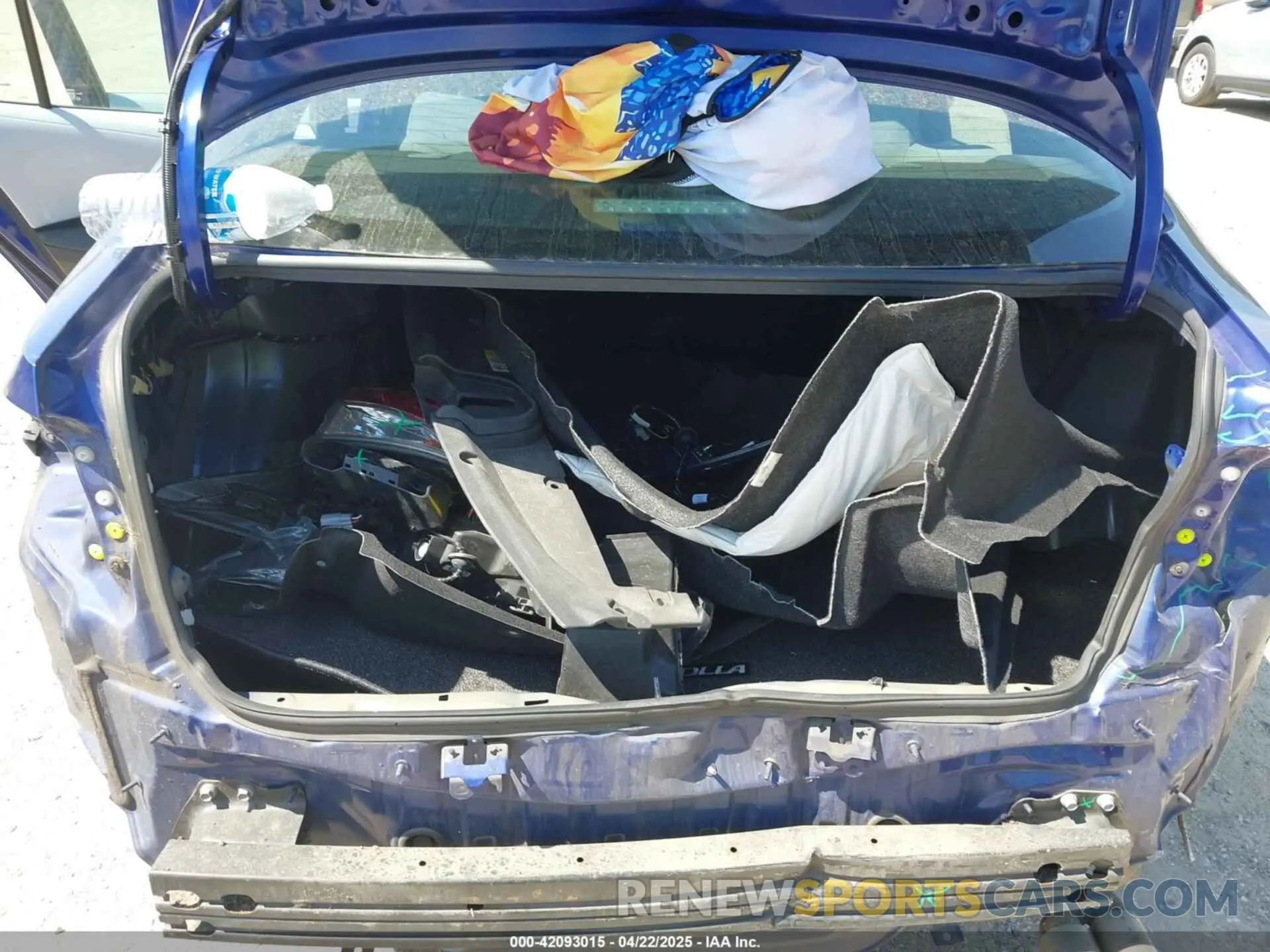 18 Photograph of a damaged car 5YFS4MCE7MP073230 TOYOTA COROLLA 2021