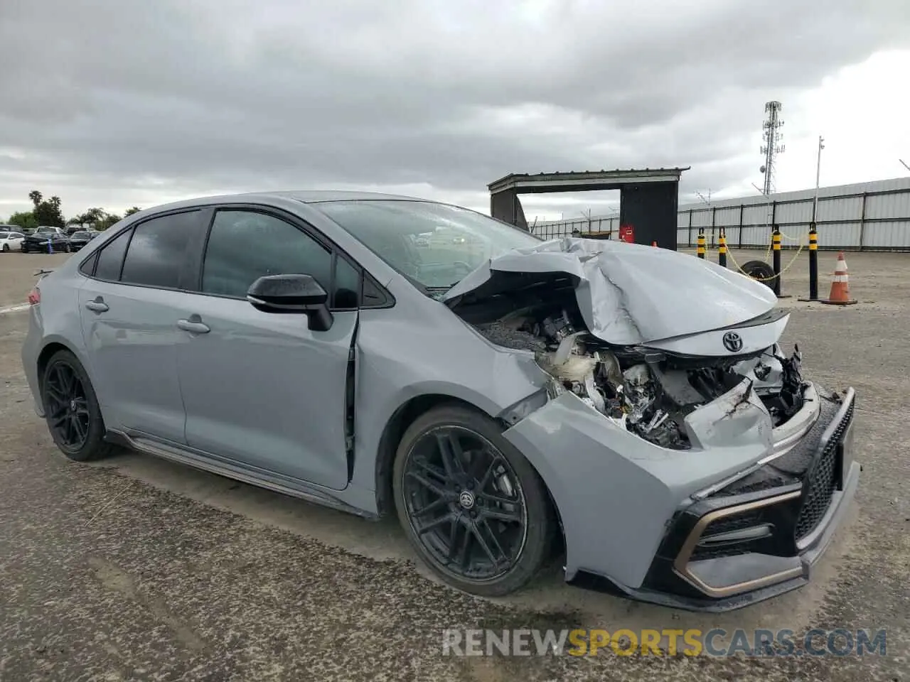 4 Photograph of a damaged car 5YFS4MCE8MP083250 TOYOTA COROLLA 2021