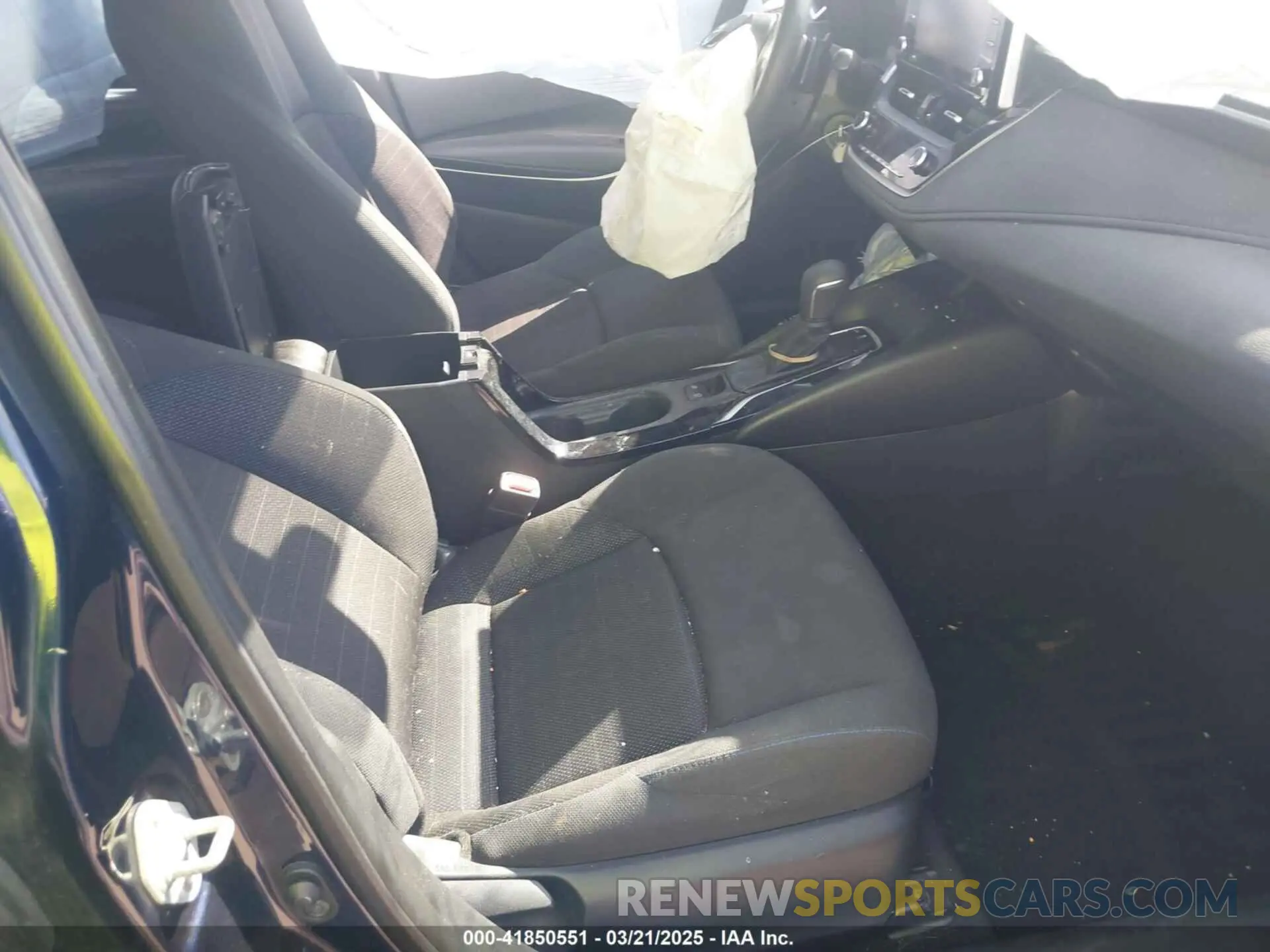 5 Photograph of a damaged car 5YFS4MCE9MP072841 TOYOTA COROLLA 2021