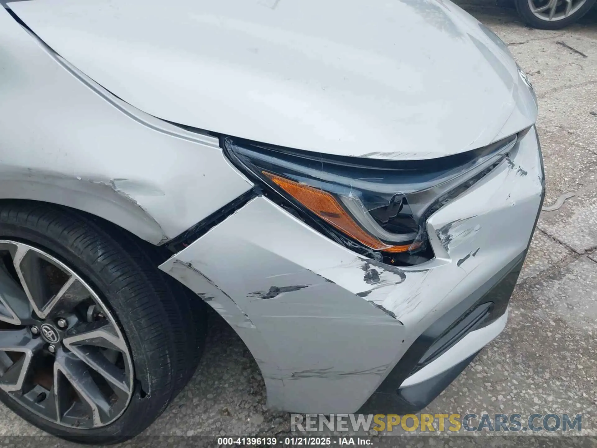 18 Photograph of a damaged car 5YFT4MCE4MP059192 TOYOTA COROLLA 2021