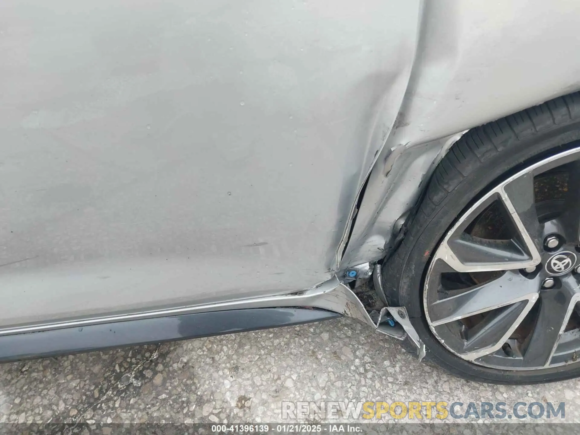19 Photograph of a damaged car 5YFT4MCE4MP059192 TOYOTA COROLLA 2021