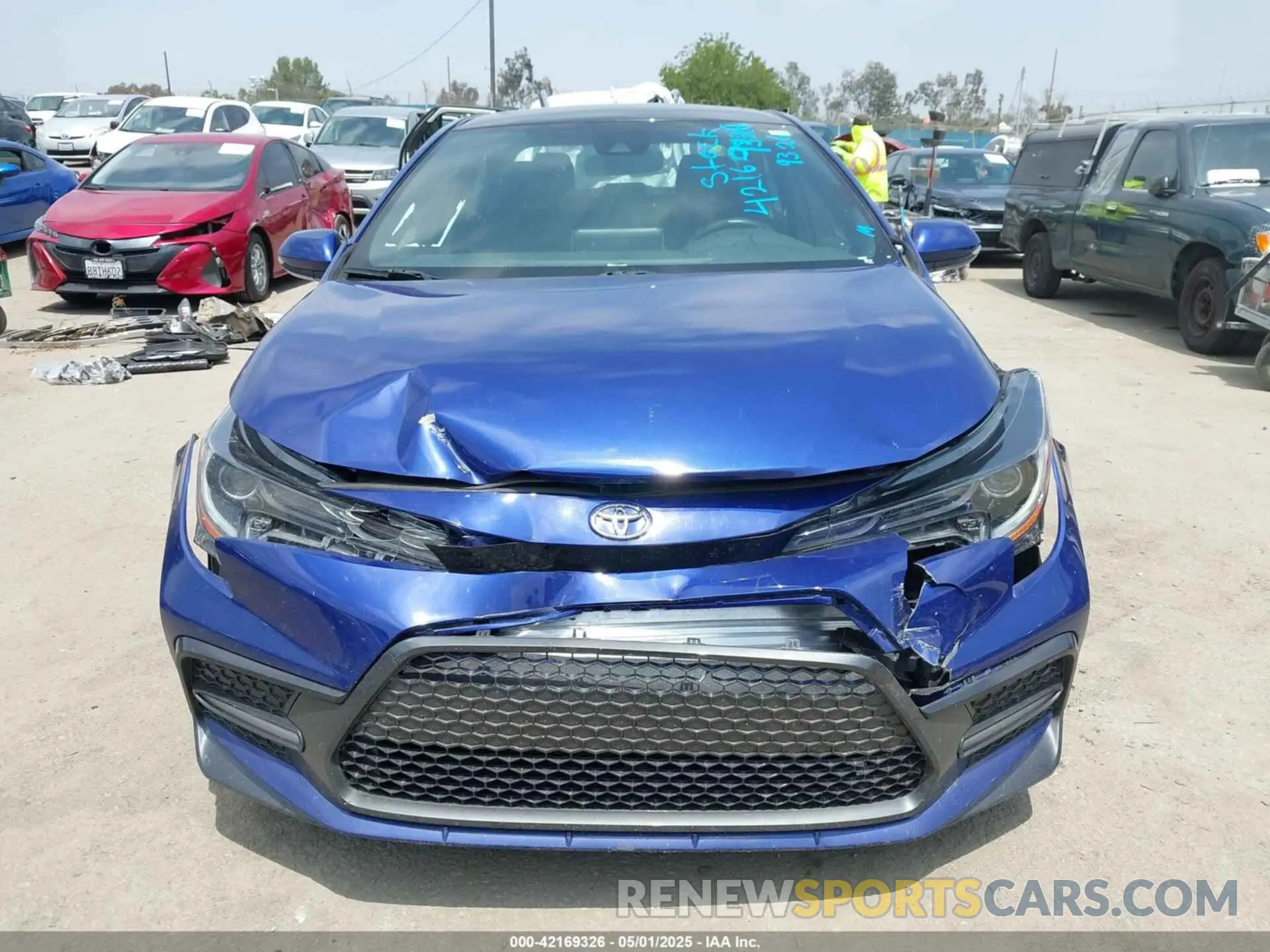 12 Photograph of a damaged car 5YFT4MCE5MP093867 TOYOTA COROLLA 2021