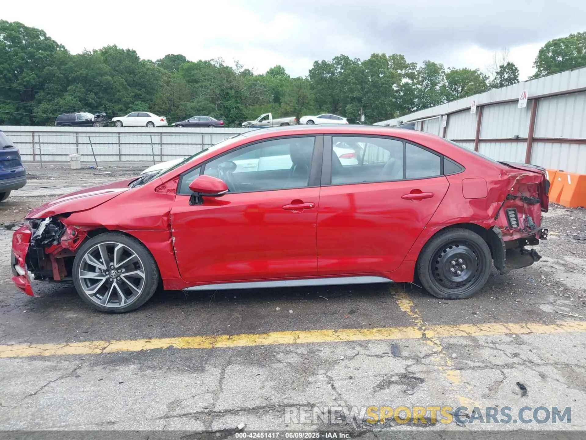 14 Photograph of a damaged car 5YFT4MCE7MP095443 TOYOTA COROLLA 2021