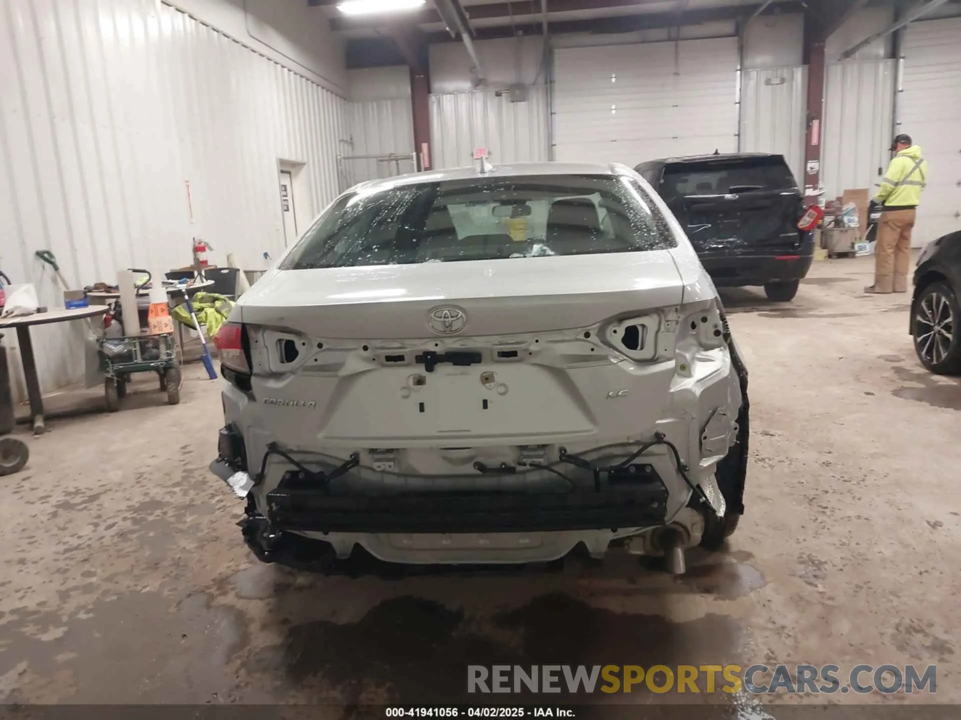 17 Photograph of a damaged car 5YFVPMAE2MP233957 TOYOTA COROLLA 2021