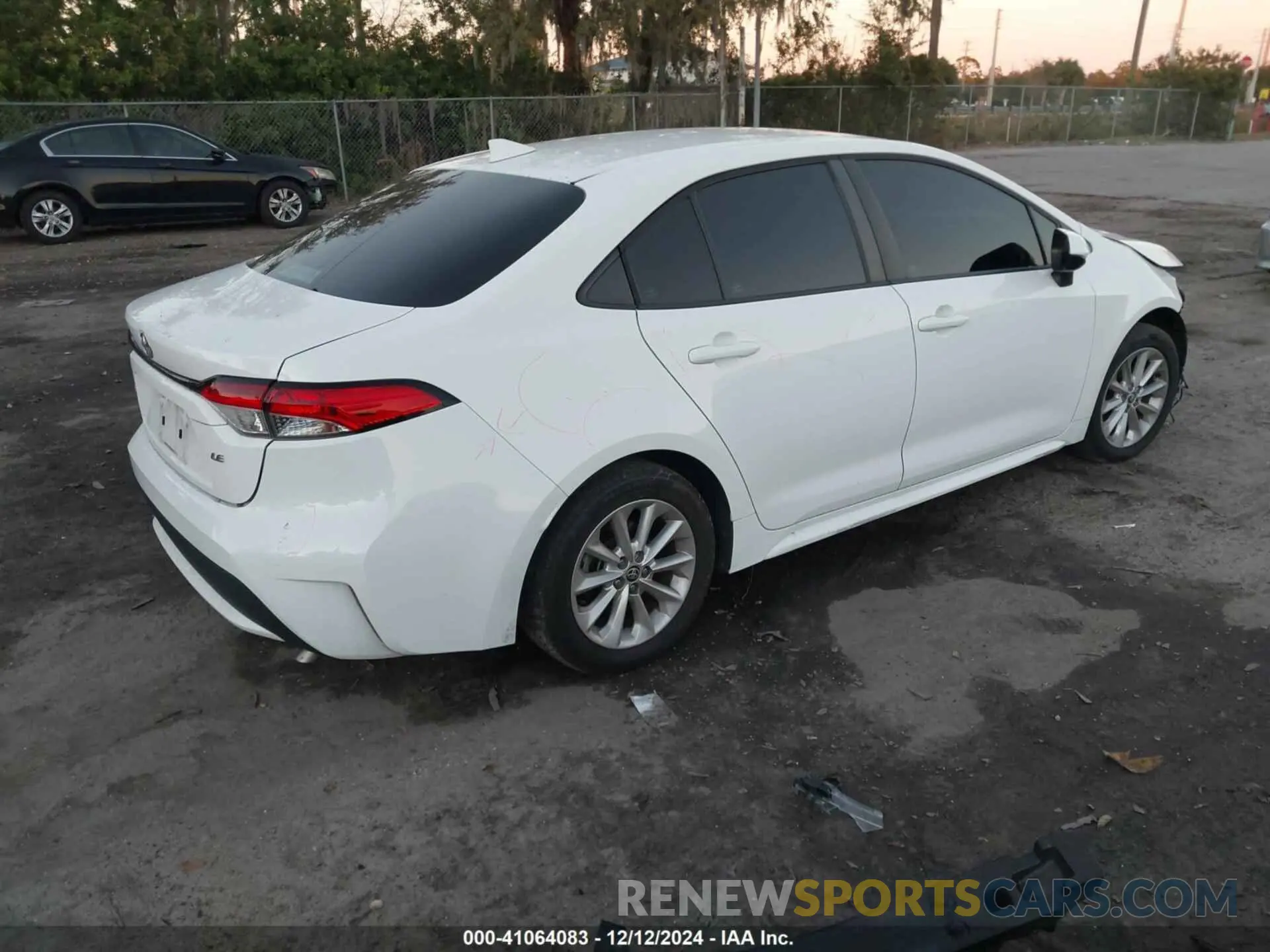 4 Фотография поврежденного автомобиля 5YFVPMAE3MP228587 TOYOTA COROLLA 2021