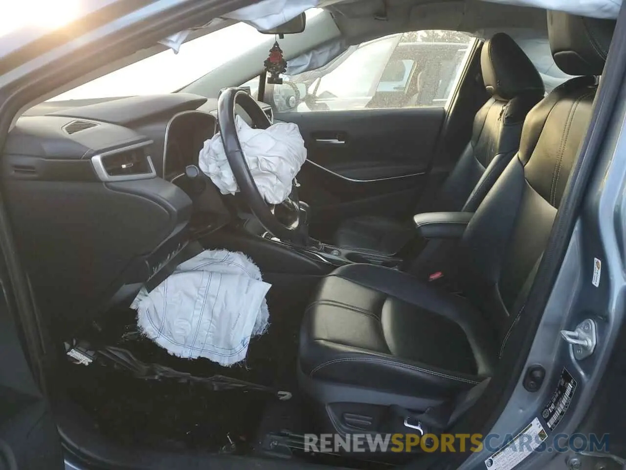 7 Photograph of a damaged car JTDBAMDE4MJ013319 TOYOTA COROLLA 2021