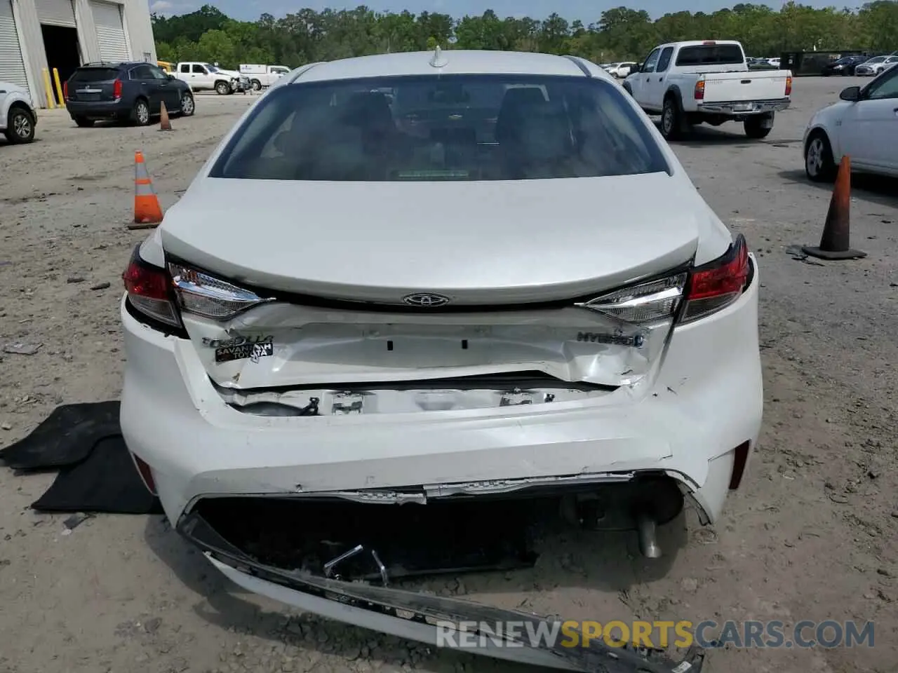 6 Photograph of a damaged car JTDEAMDE0MJ017526 TOYOTA COROLLA 2021