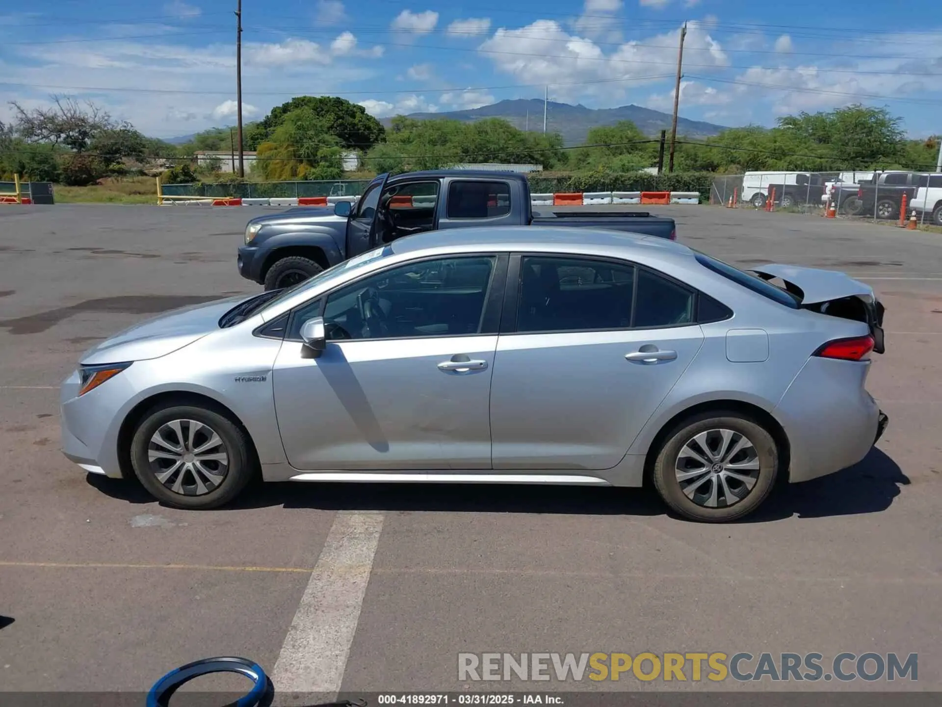 14 Photograph of a damaged car JTDEAMDE0MJ025075 TOYOTA COROLLA 2021