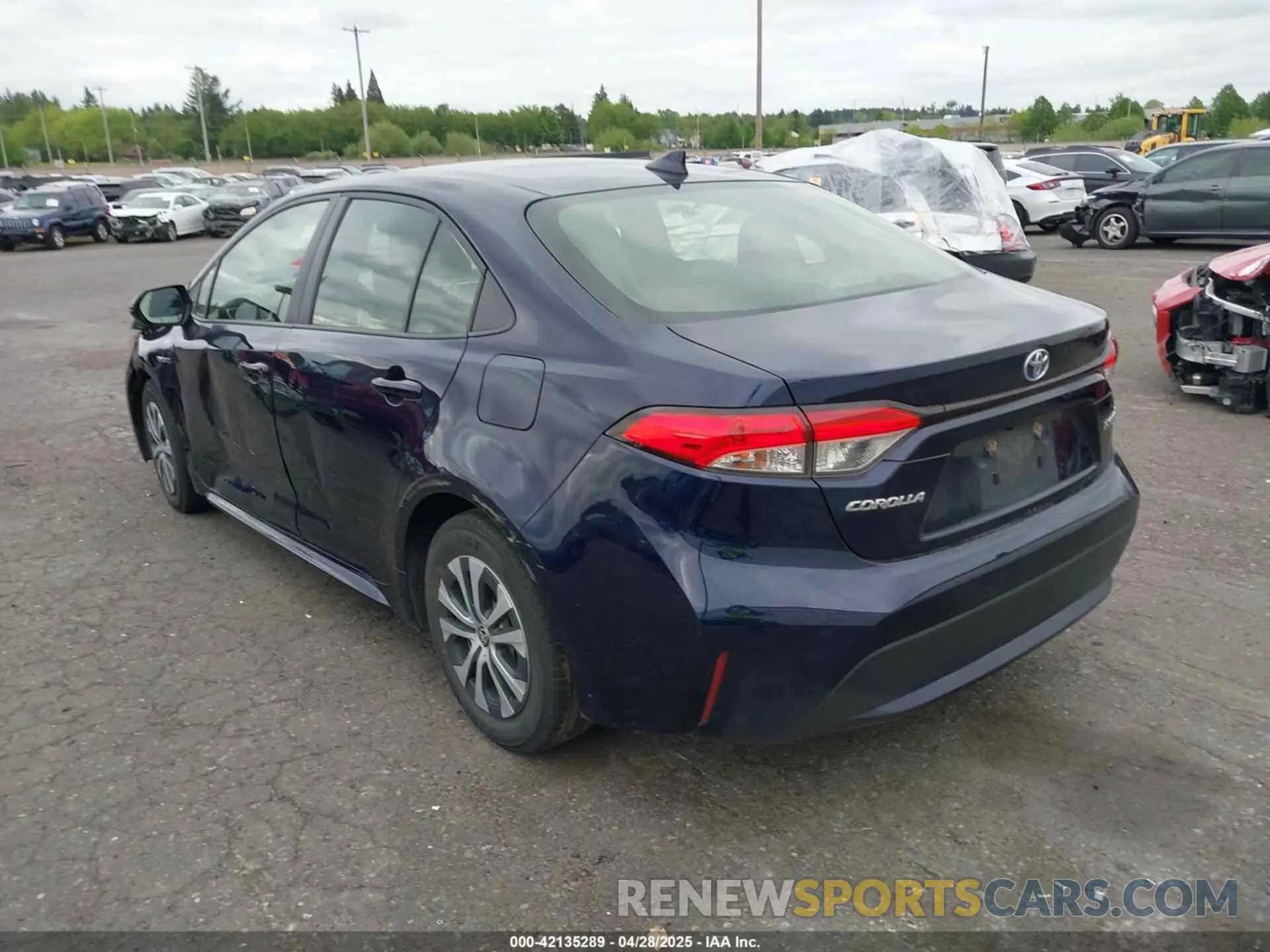 3 Photograph of a damaged car JTDEAMDE1MJ001447 TOYOTA COROLLA 2021