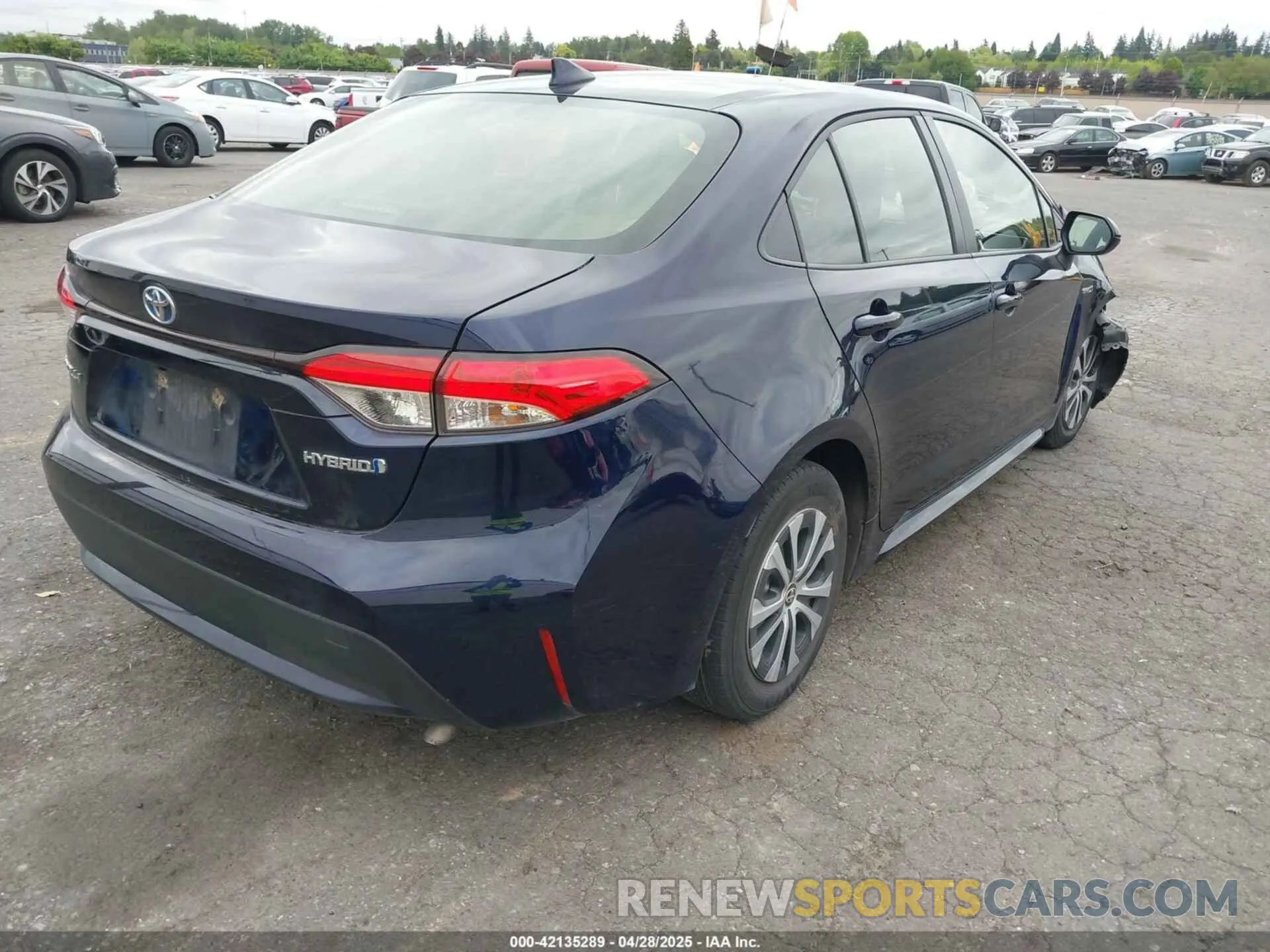 4 Photograph of a damaged car JTDEAMDE1MJ001447 TOYOTA COROLLA 2021