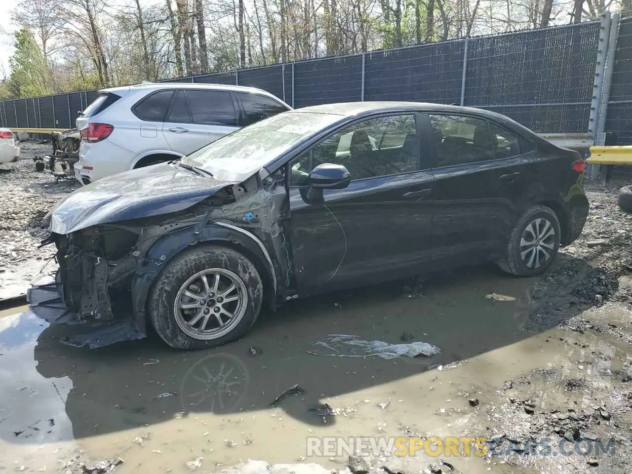 1 Photograph of a damaged car JTDEAMDE1MJ002887 TOYOTA COROLLA 2021