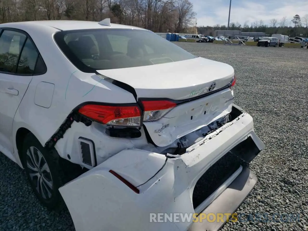 9 Photograph of a damaged car JTDEAMDE1MJ007992 TOYOTA COROLLA 2021