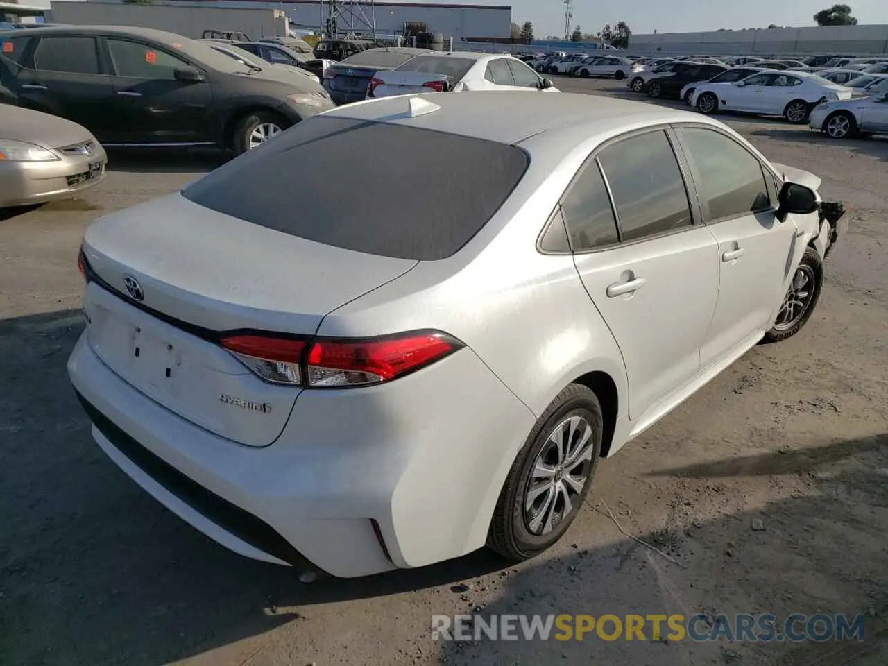 4 Photograph of a damaged car JTDEAMDE1MJ013324 TOYOTA COROLLA 2021