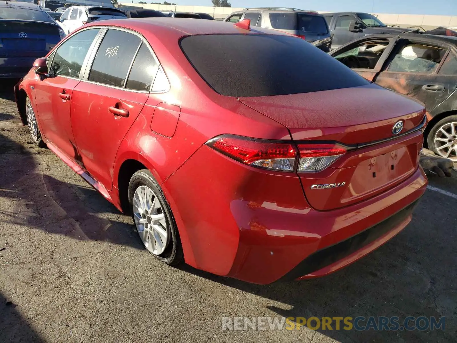 3 Photograph of a damaged car JTDEAMDE2MJ017561 TOYOTA COROLLA 2021