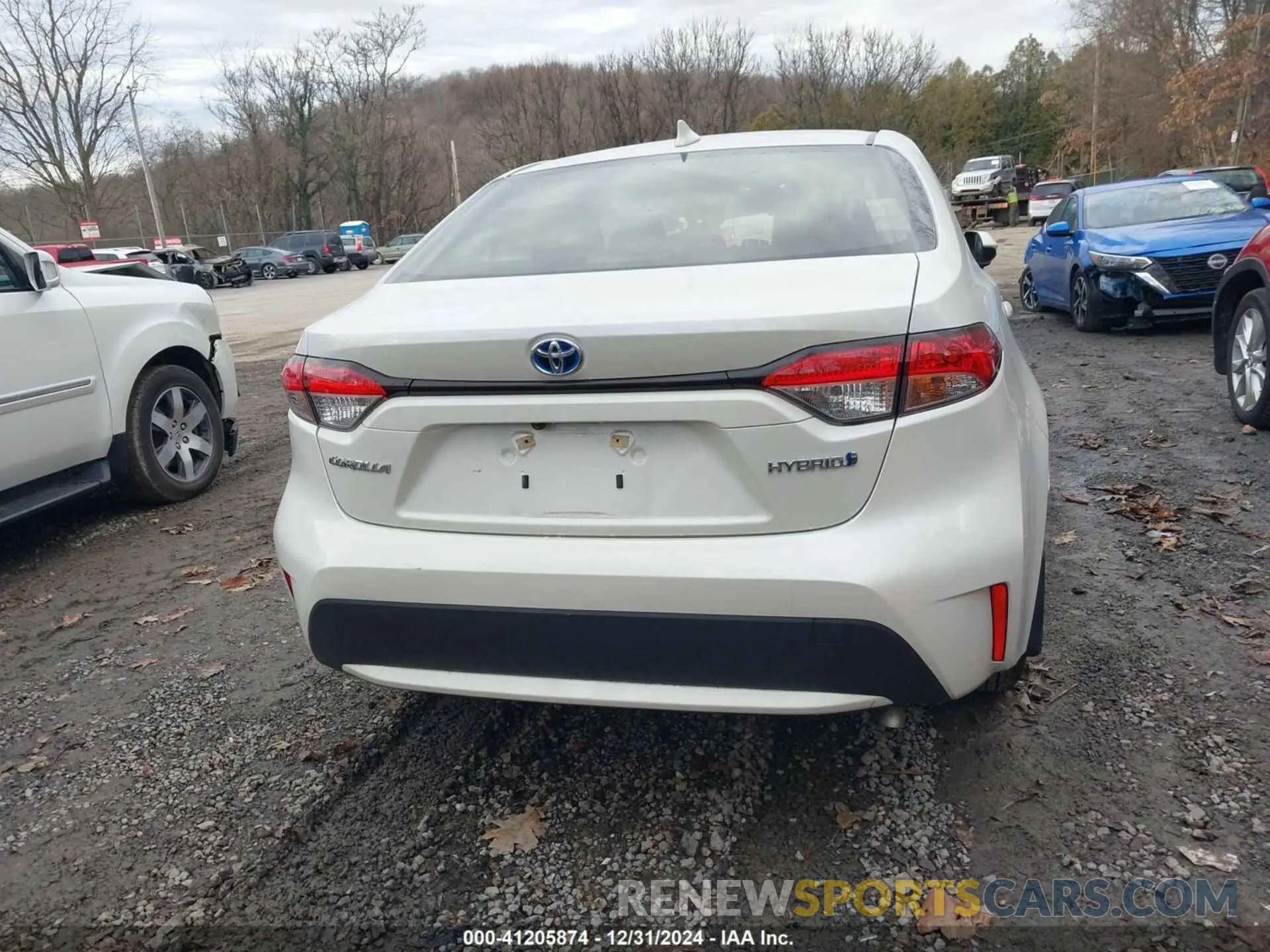 17 Photograph of a damaged car JTDEAMDE2MJ021593 TOYOTA COROLLA 2021