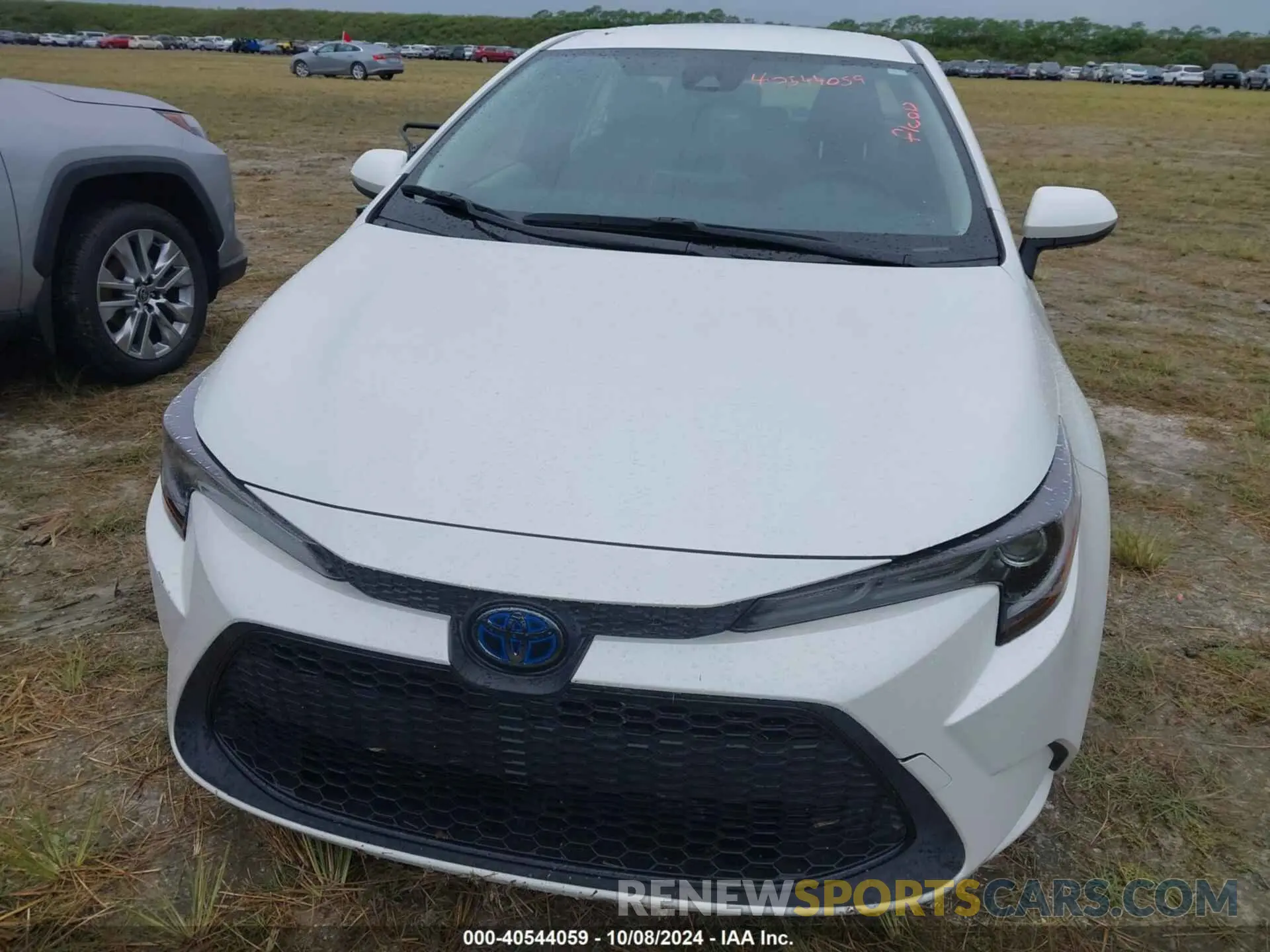 11 Photograph of a damaged car JTDEAMDE2MJ030522 TOYOTA COROLLA 2021