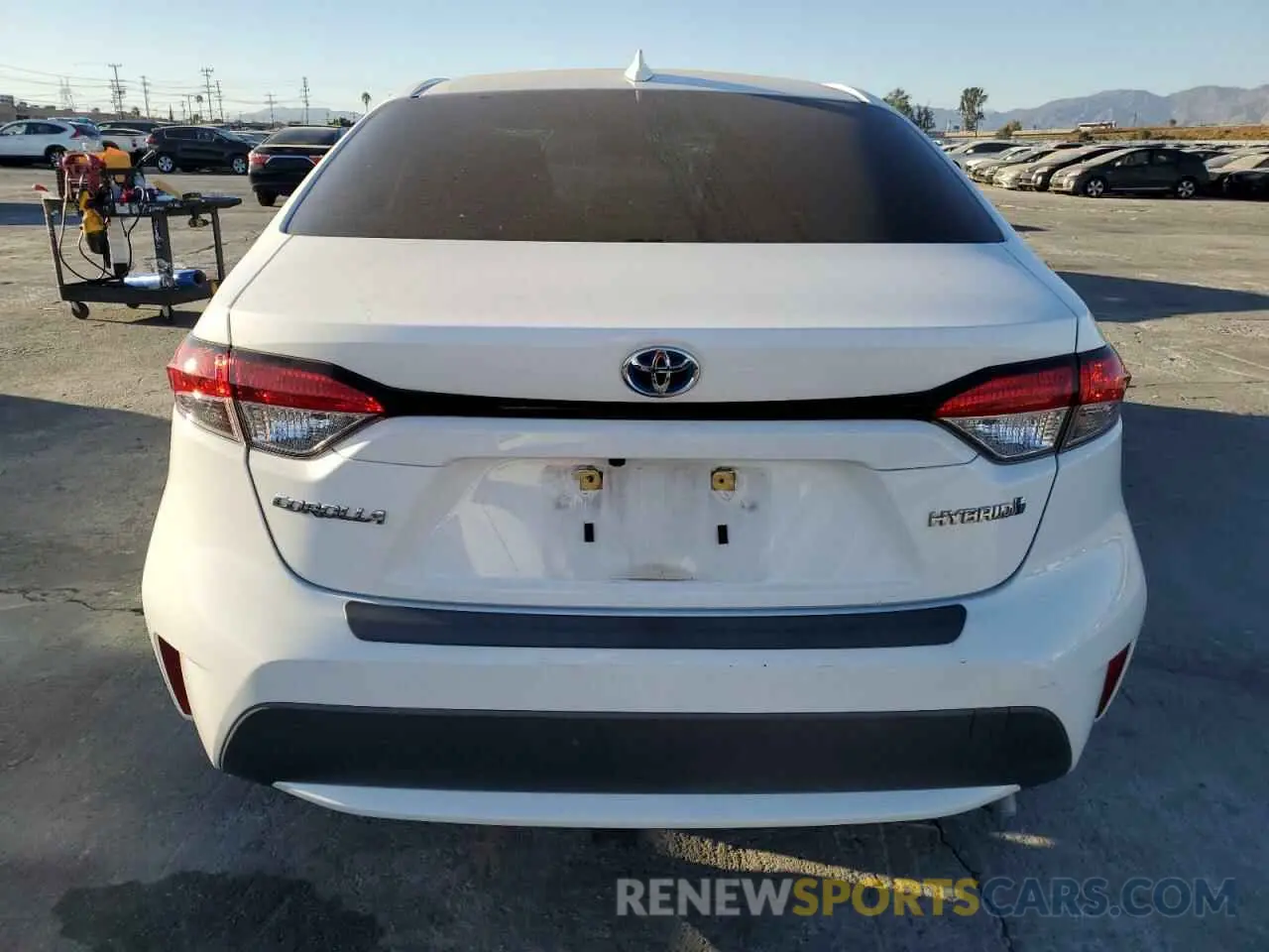6 Photograph of a damaged car JTDEAMDE3MJ006181 TOYOTA COROLLA 2021