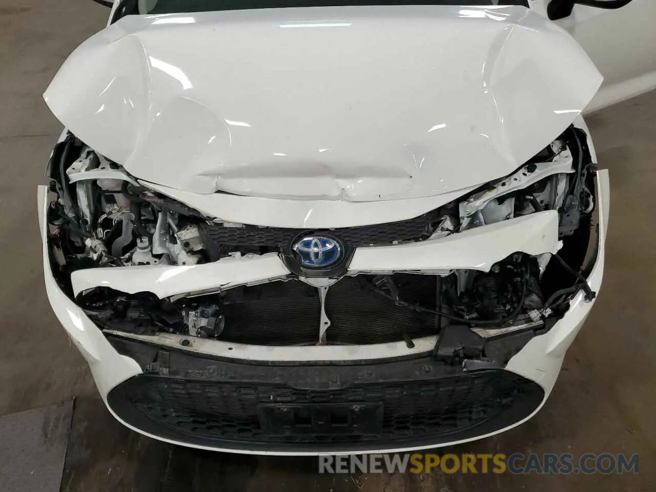 13 Photograph of a damaged car JTDEAMDE4MJ002382 TOYOTA COROLLA 2021