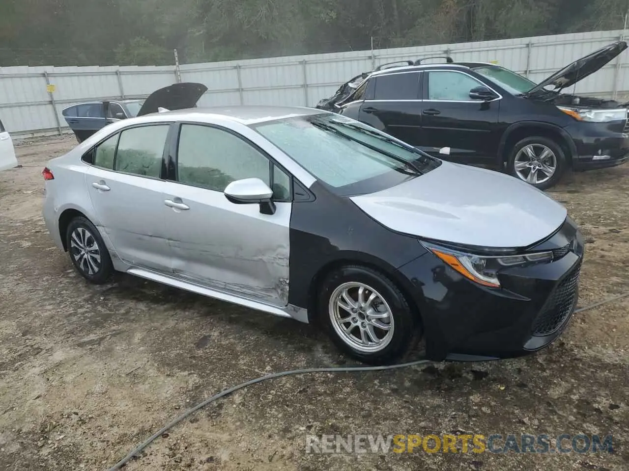 4 Photograph of a damaged car JTDEAMDE4MJ028996 TOYOTA COROLLA 2021