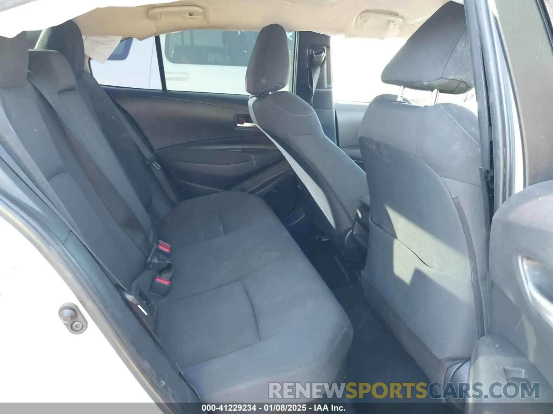 8 Фотография поврежденного автомобиля JTDEAMDE4MJ033003 TOYOTA COROLLA 2021