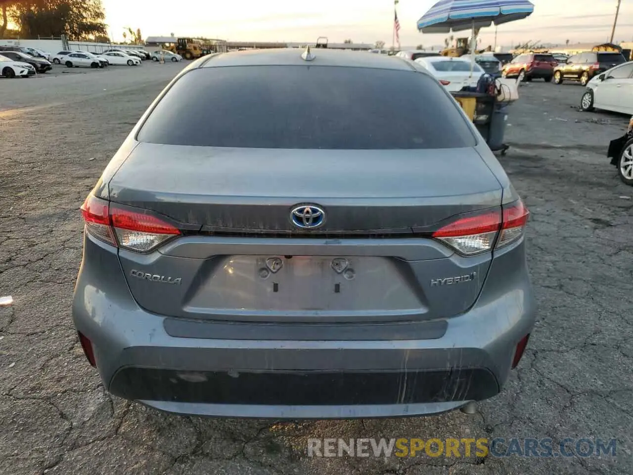 5 Photograph of a damaged car JTDEAMDE5MJ017764 TOYOTA COROLLA 2021