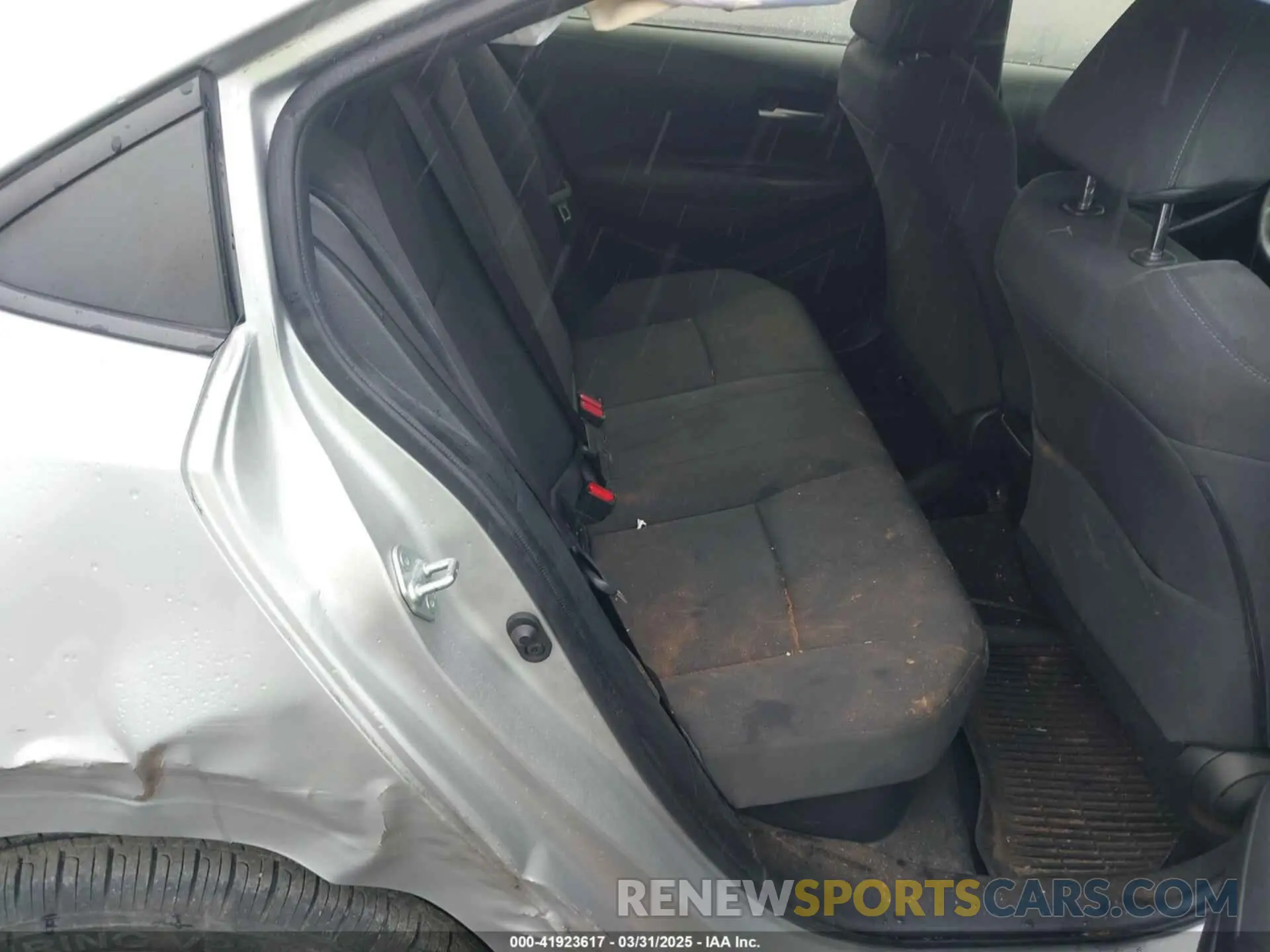 8 Фотография поврежденного автомобиля JTDEAMDE6MJ000987 TOYOTA COROLLA 2021