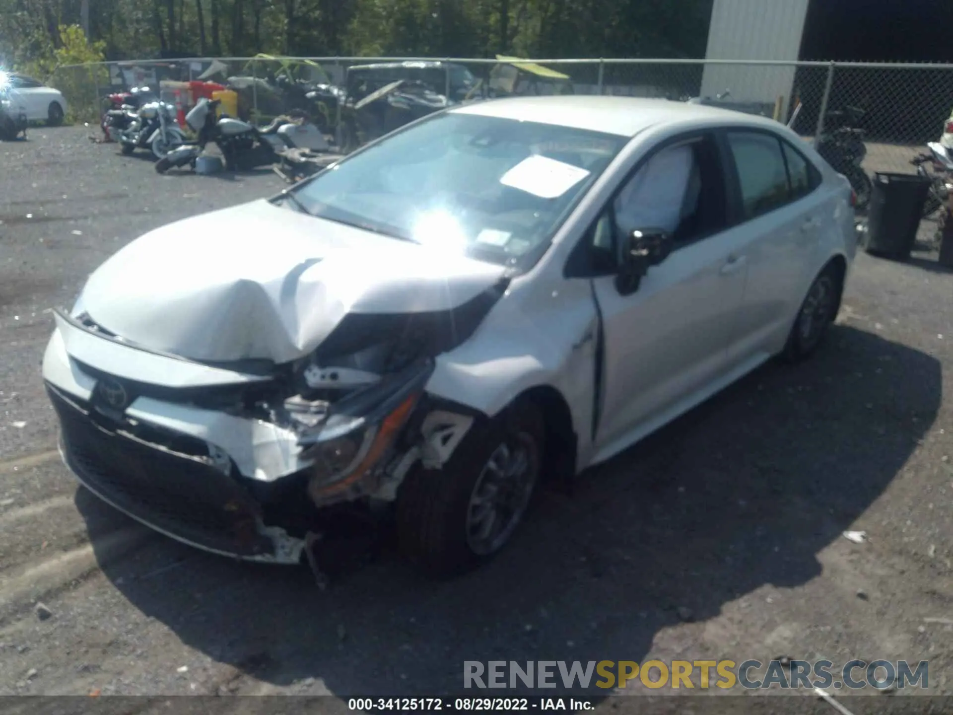2 Фотография поврежденного автомобиля JTDEAMDE6MJ026117 TOYOTA COROLLA 2021